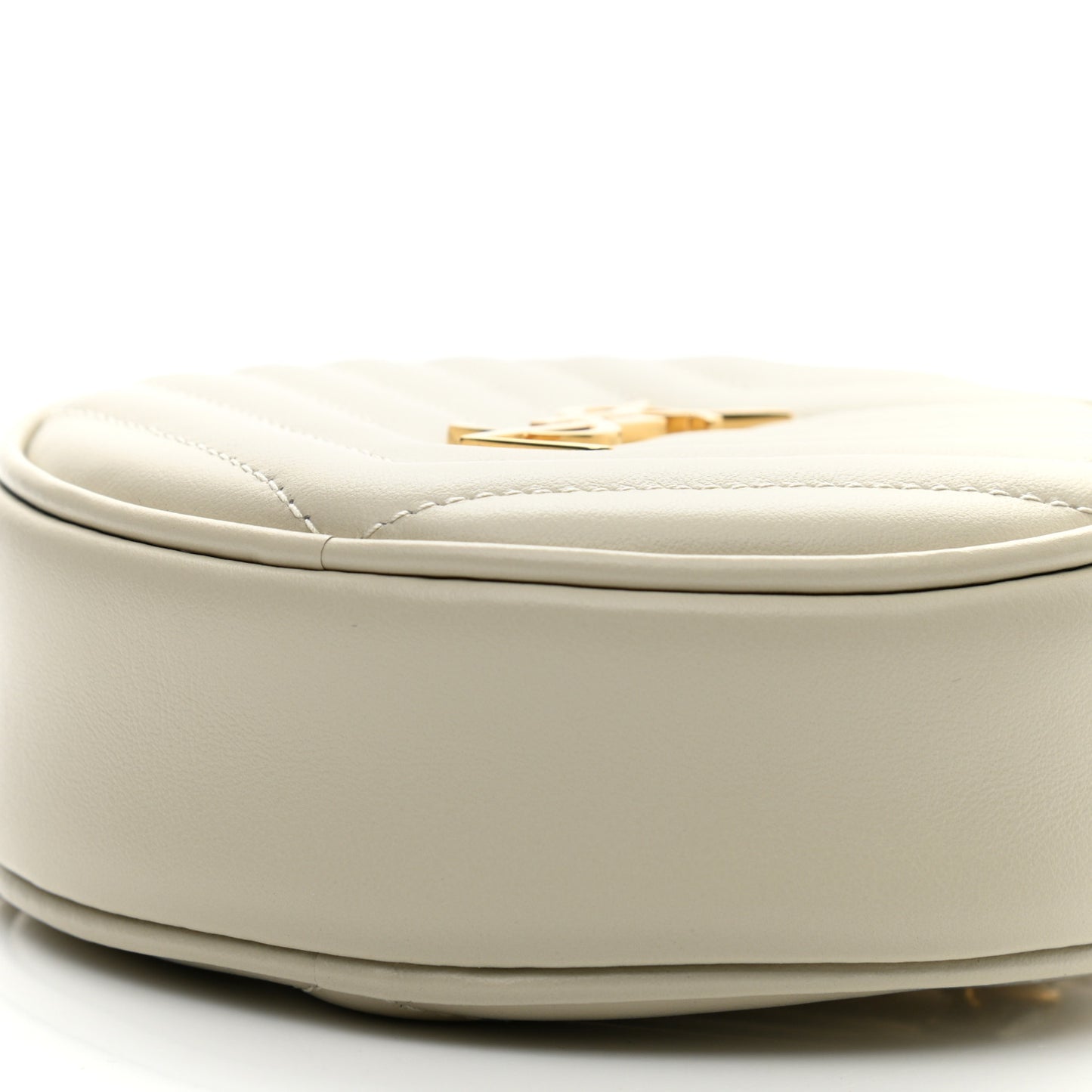 Calfskin Matelasse Chevron Quilted Baby Round Vinyle Belt Bag Blanc Vintage
