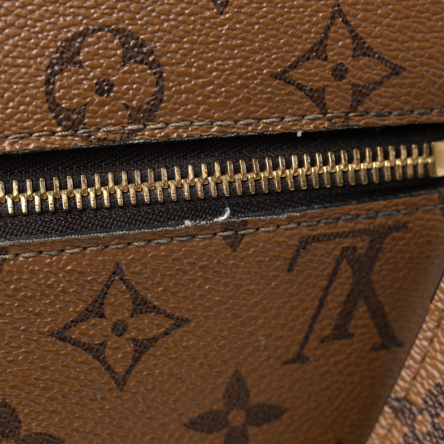 Reverse Monogram Pochette Metis