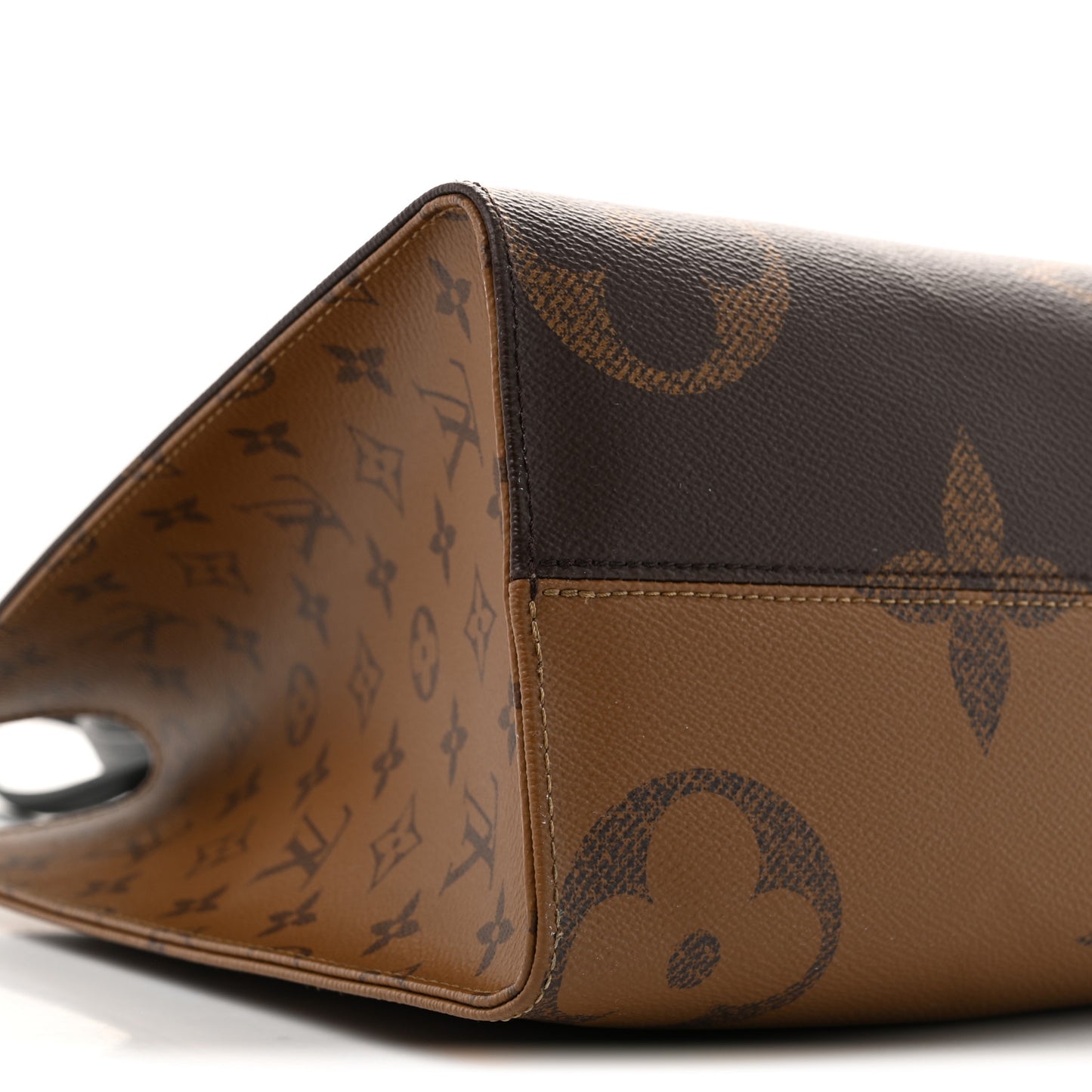 Reverse Monogram Giant Onthego MM