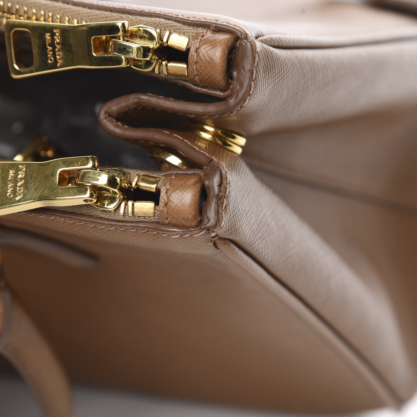 Saffiano Small Galleria Double Zip Tote Caramel