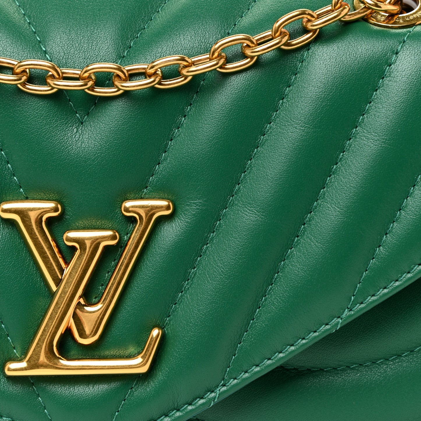 Calfskin New Wave Chain Bag MM NM Emerald