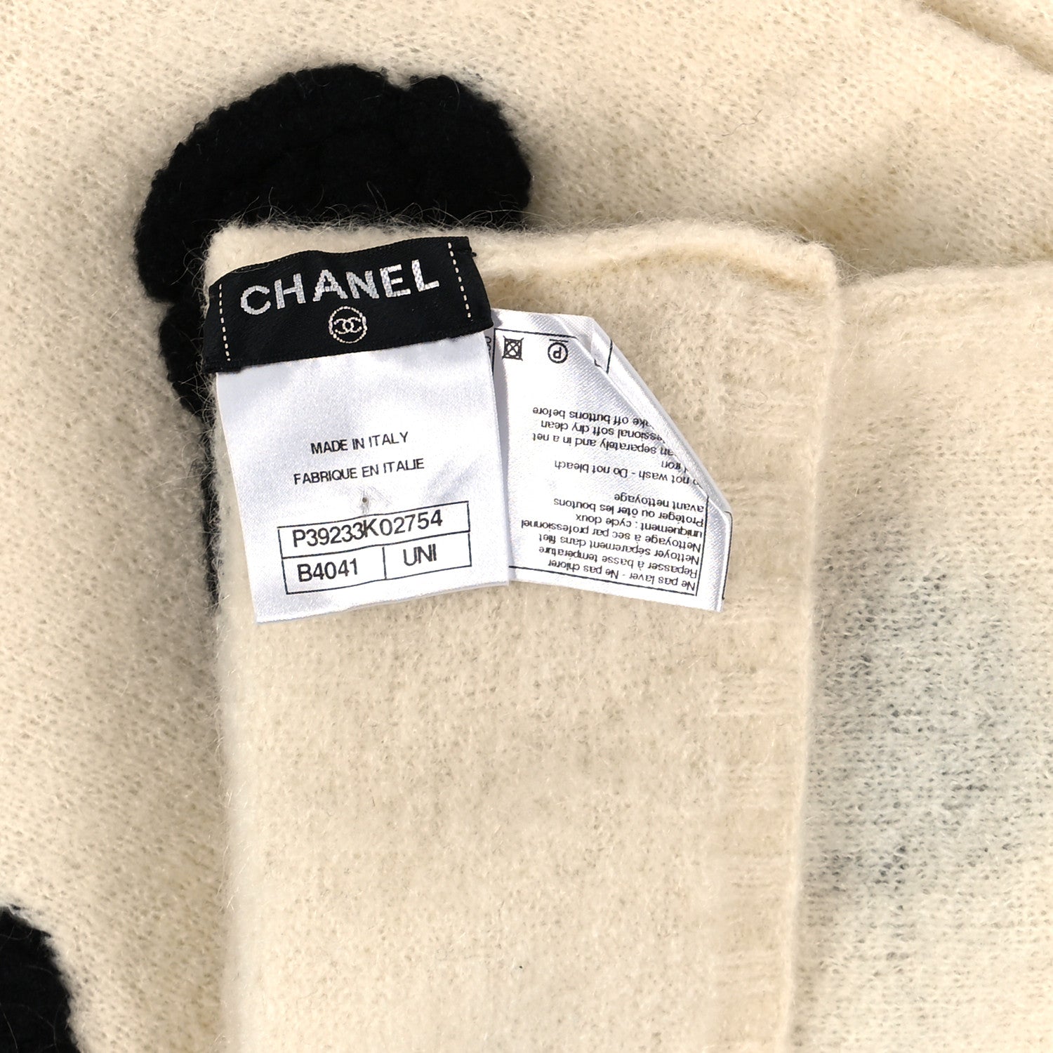 Chanel Wool Cashmere Camellia CC Turnlock Scarf Ivory Black 3 of 3