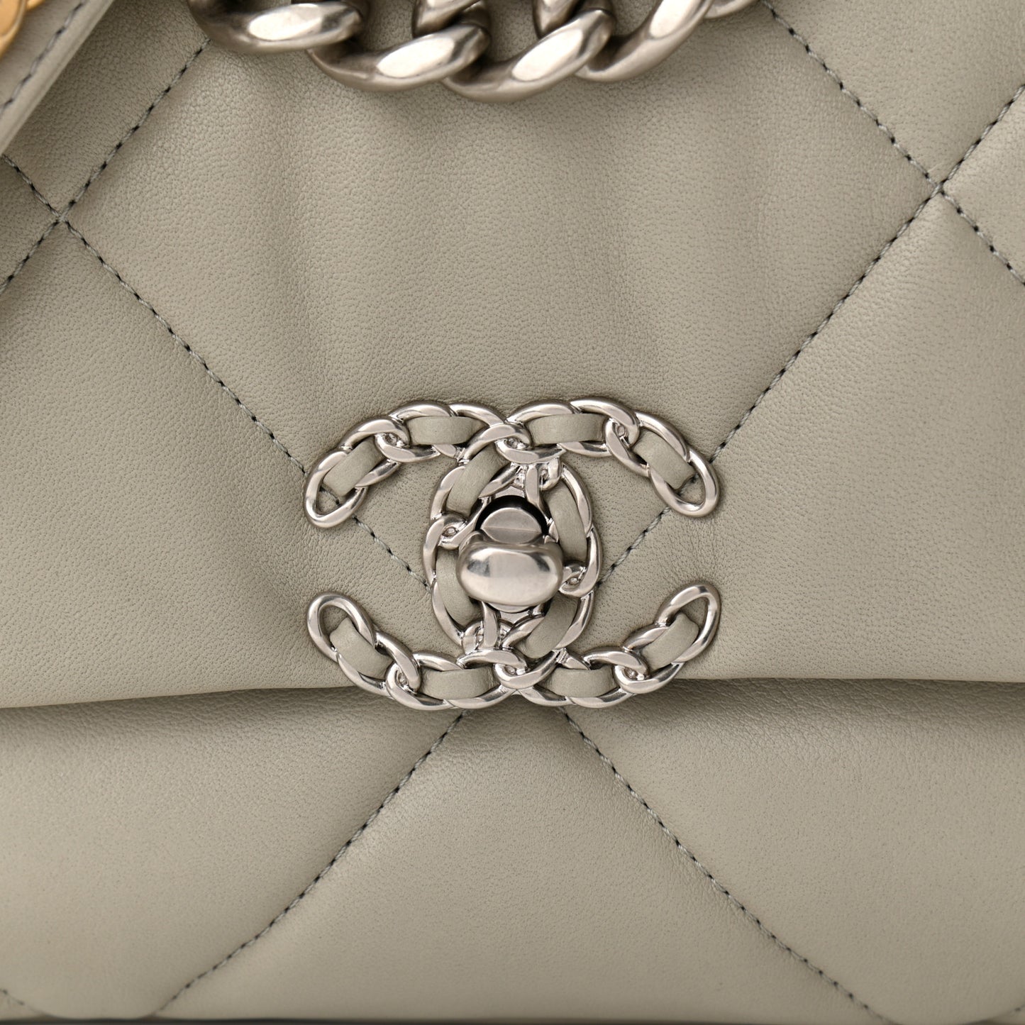 Lambskin Quilted Medium Chanel 19 Flap Grey