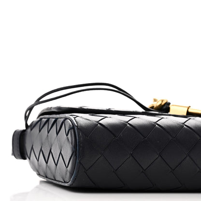 Bottega Veneta Nappa Intrecciato Andiamo Shoulder Bag Space 8 of 9