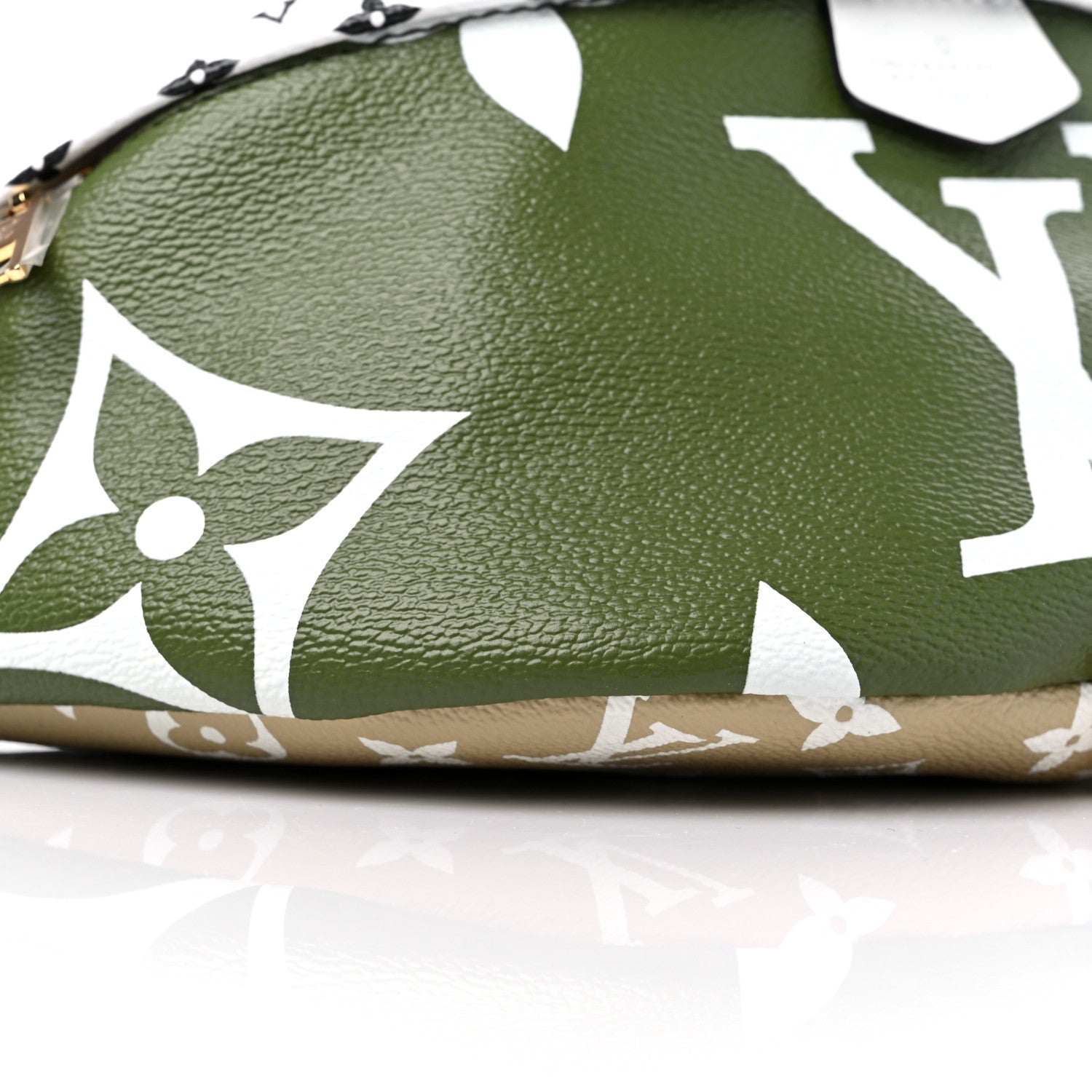 Louis Vuitton Monogram Giant Bumbag Kaki Beige 8 of 11