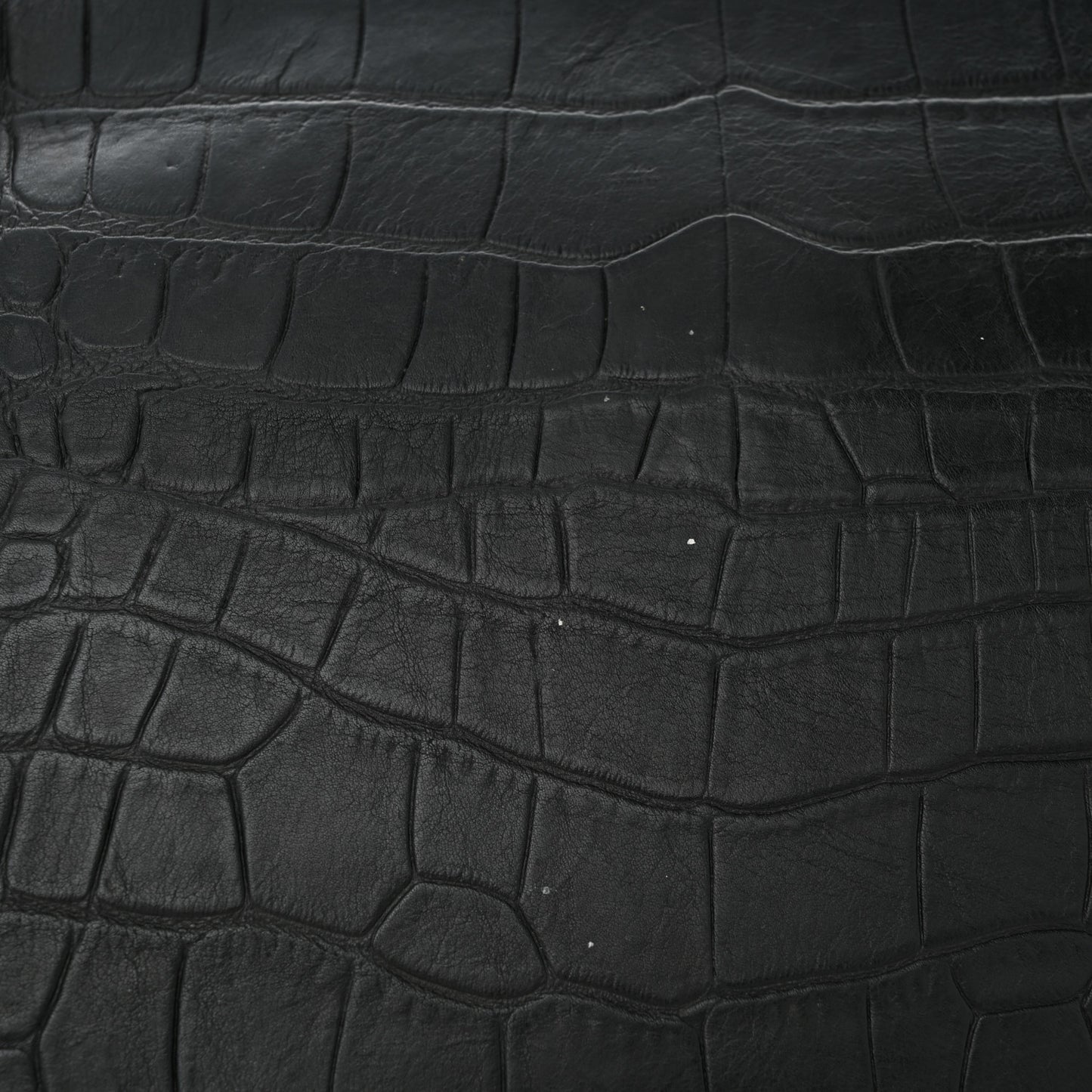 Calfskin Crocodile Embossed Medium Phantom Luggage Black