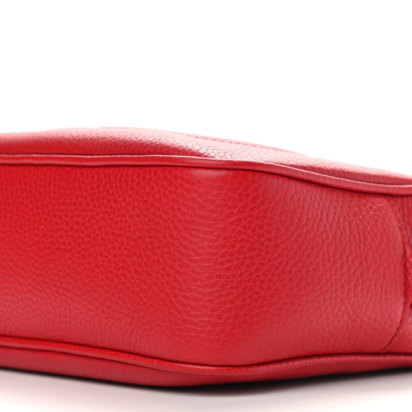 Pebbled Calfskin Small Soho Disco Bag Vibrant Red