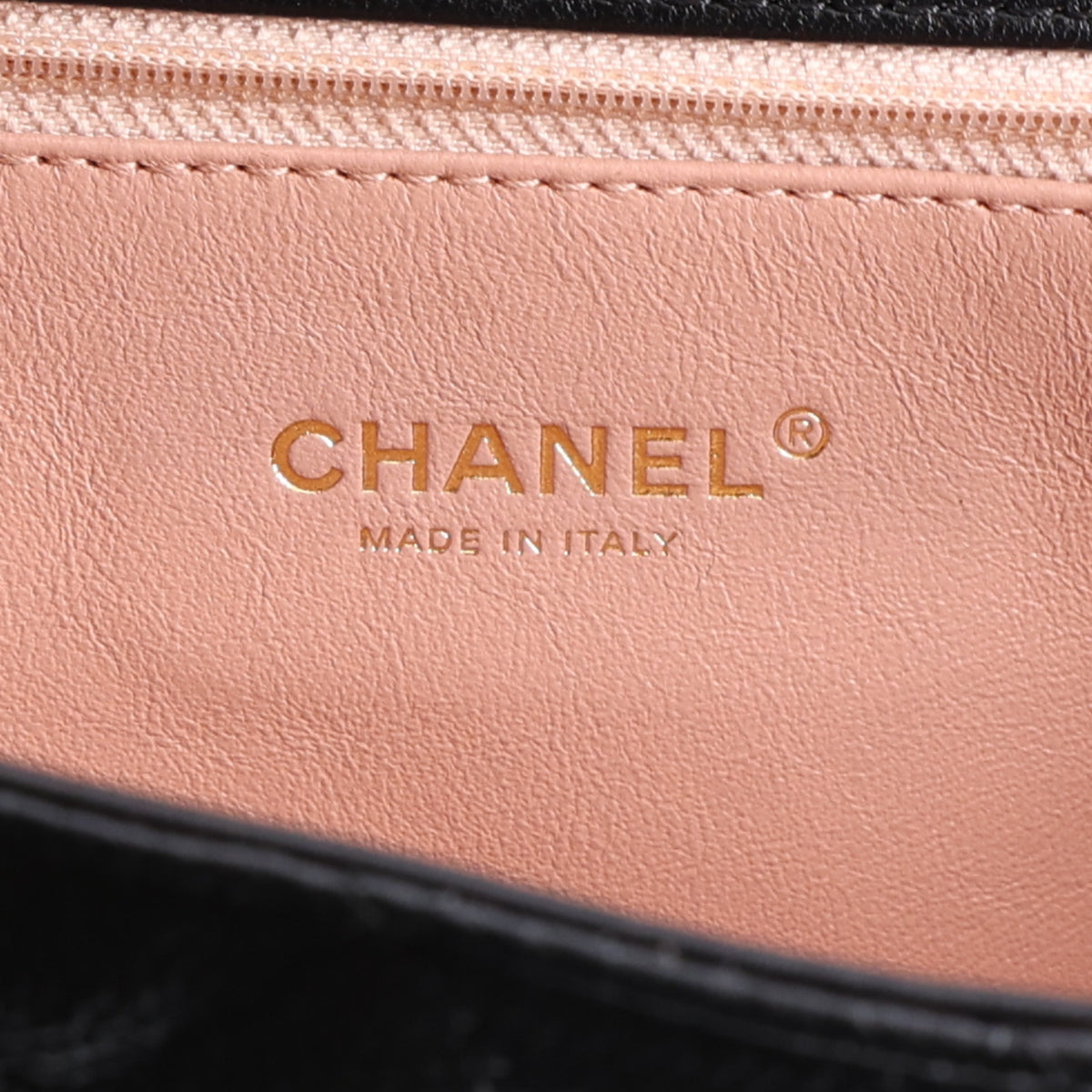 Caviar Quilted Medium CC Filigree Flap Black