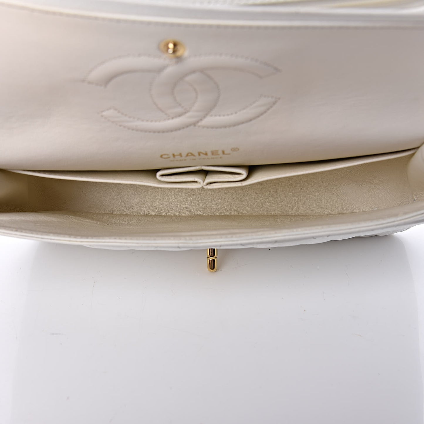 Caviar Quilted Medium Double Flap White