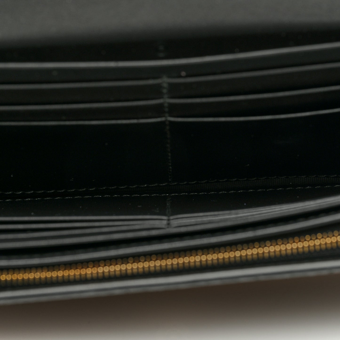 Guccissima Signature Dice Chain Wallet Black