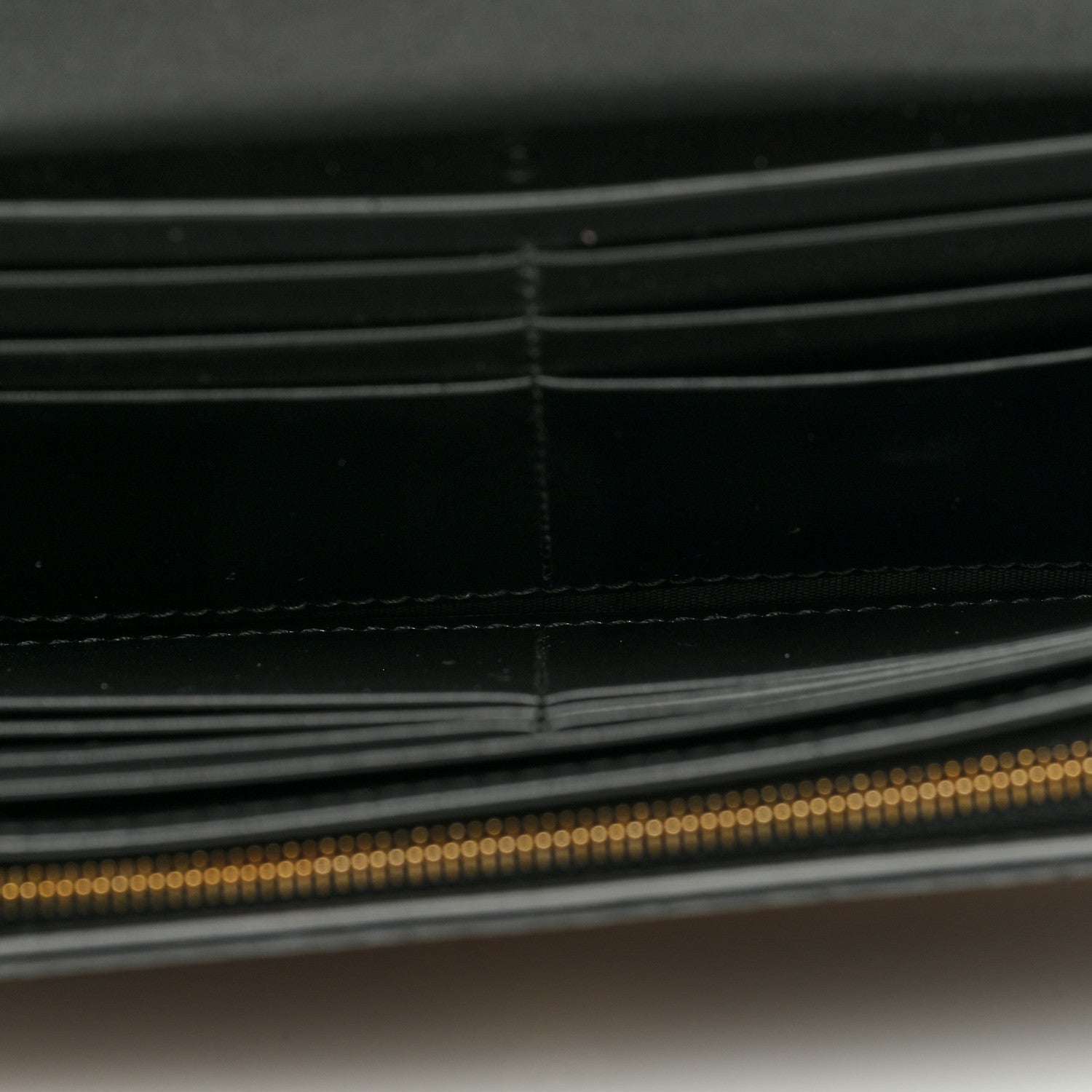Gucci Guccissima Signature Dice Chain Wallet Black 5 of 9