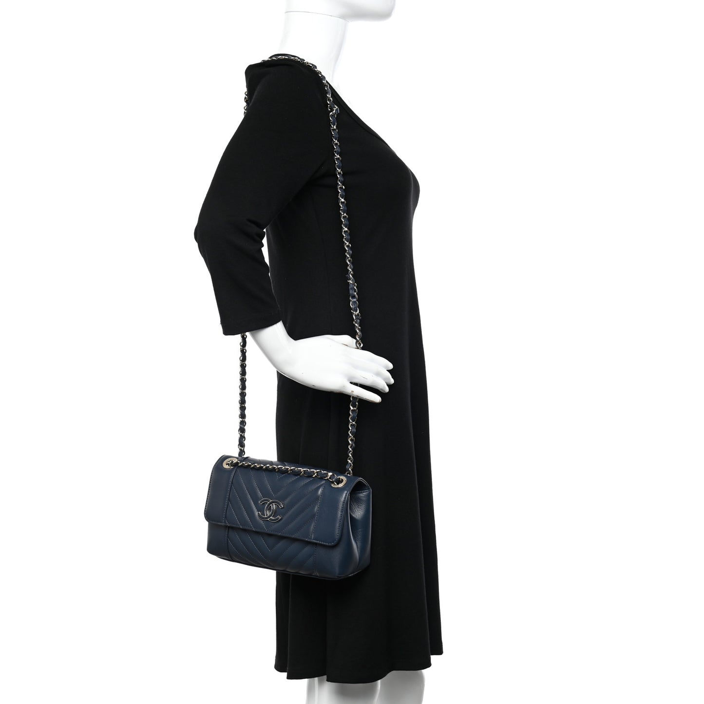 Calfskin Quilted Medium Daily Chevron Flap Navy Blue