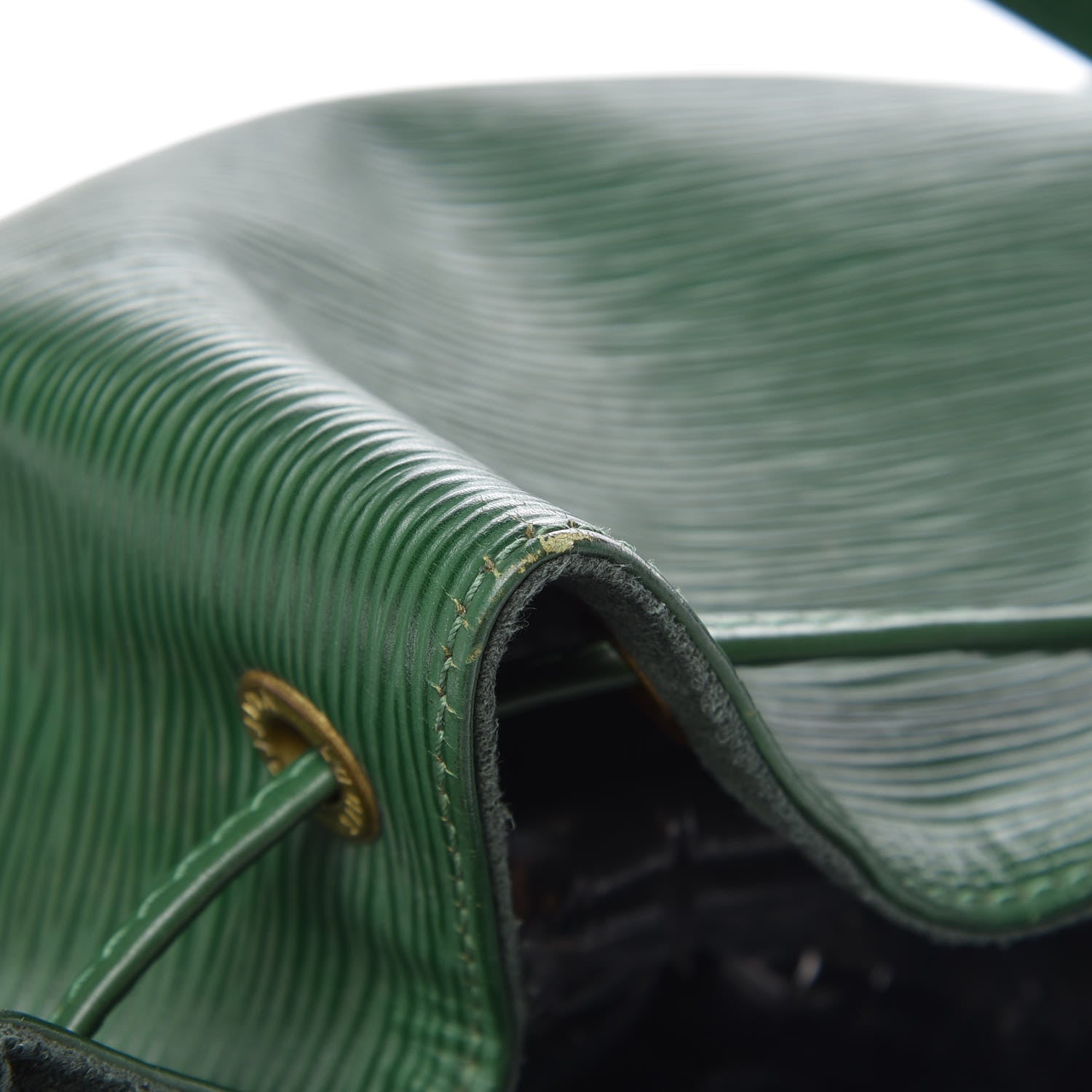 Louis Vuitton Epi Noe Borneo 17 of 19