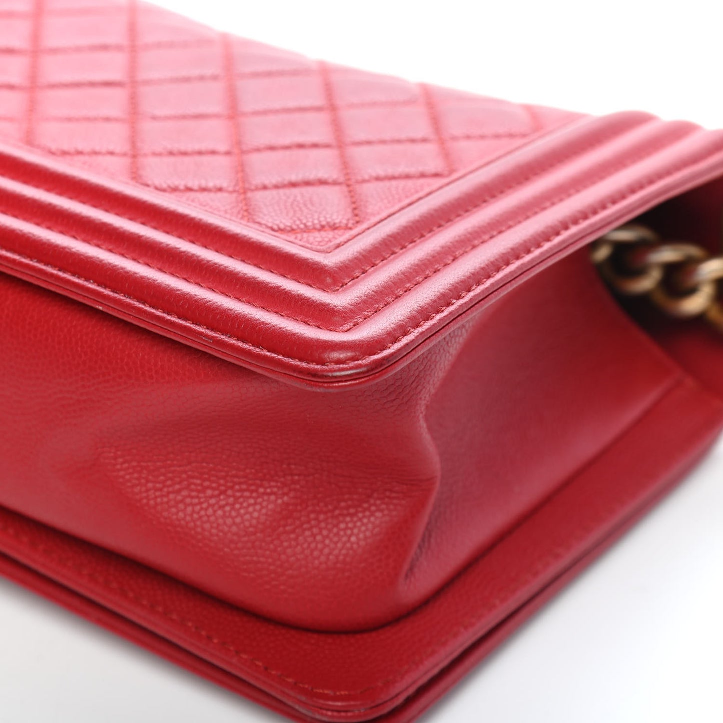 Caviar Quilted Medium Boy Flap Red