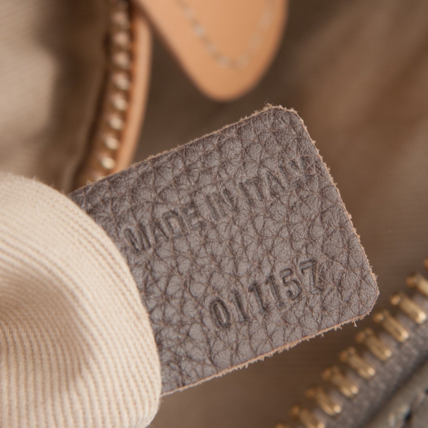 Calfskin Perforated Medium Paraty Grey