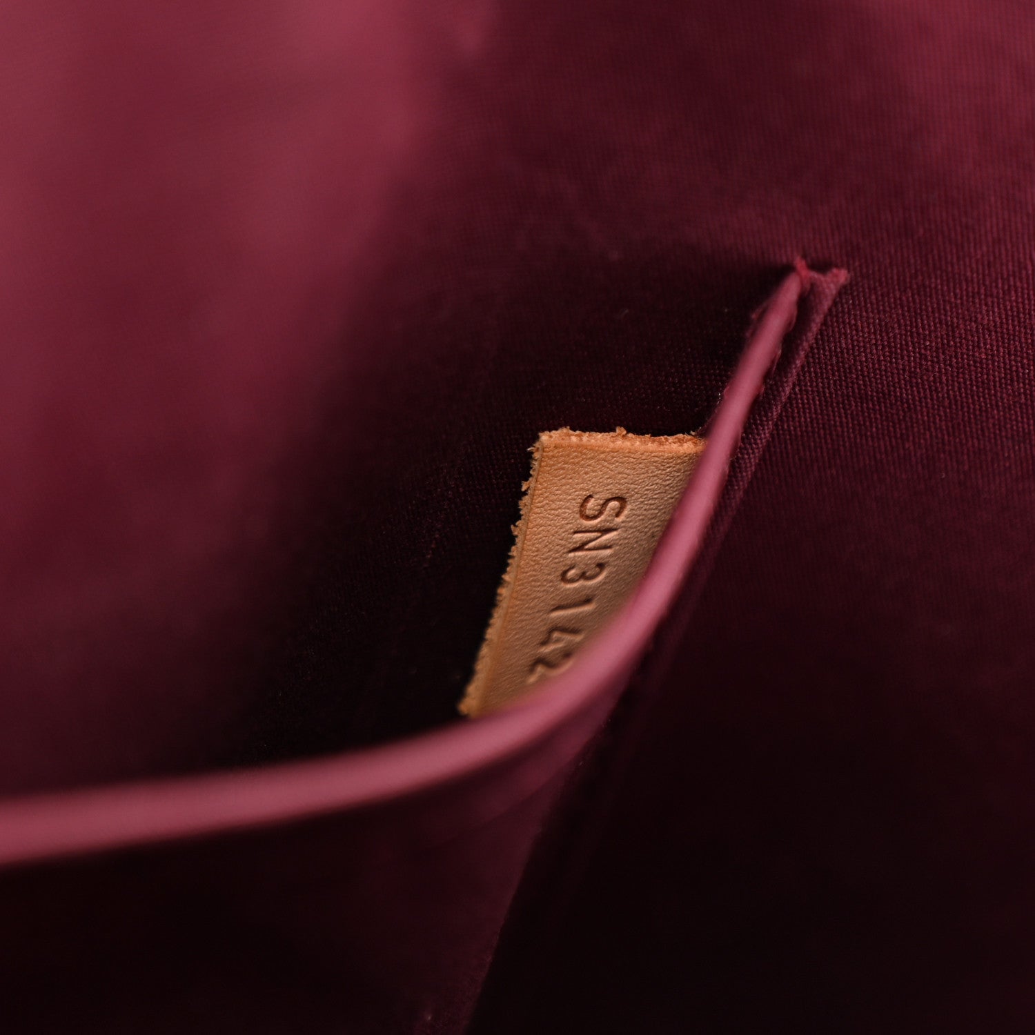 Louis Vuitton Vernis Alma PM Rouge Fauviste 7 of 15