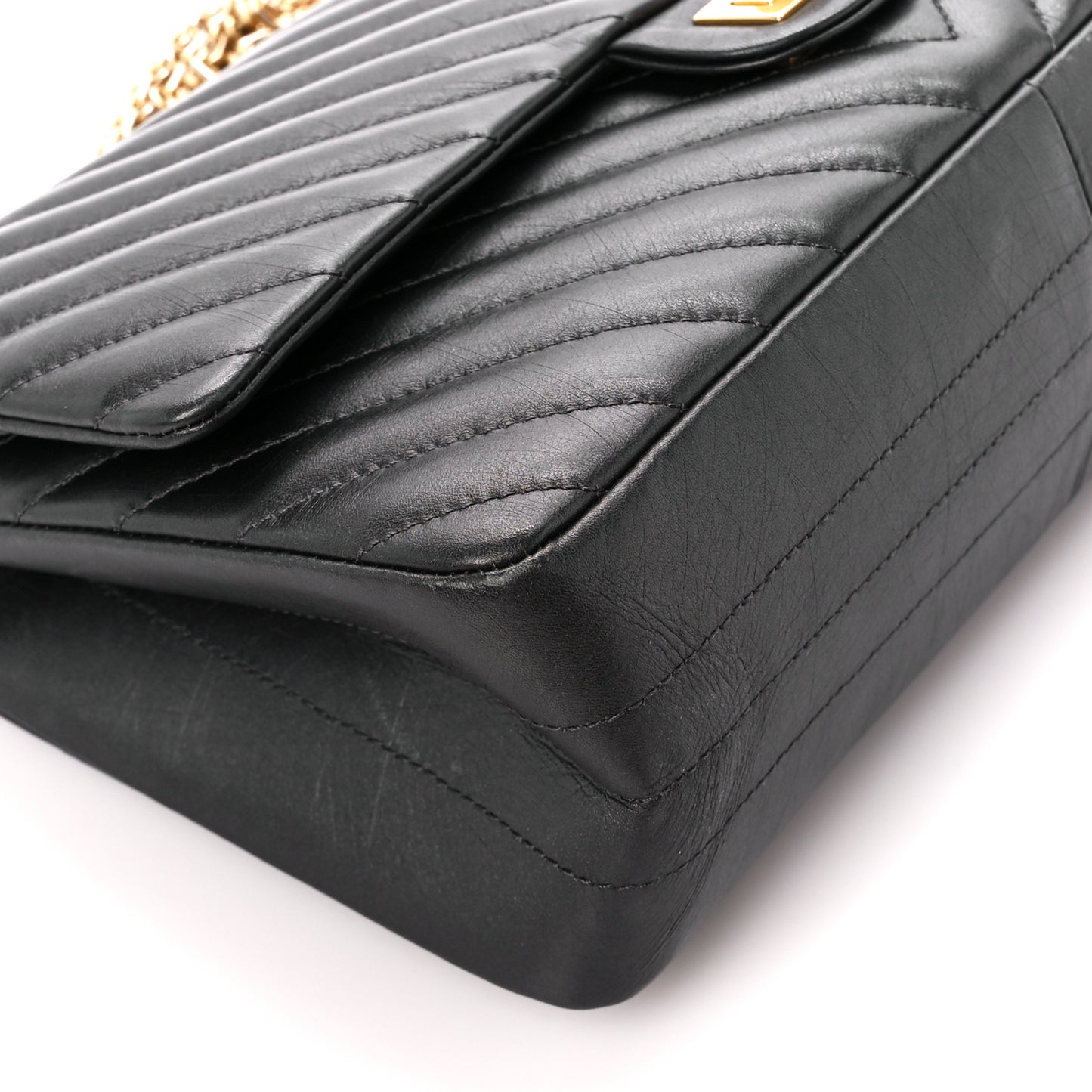 Aged Calfskin Chevron Quilted 2.55 Reissue 226 Flap Black