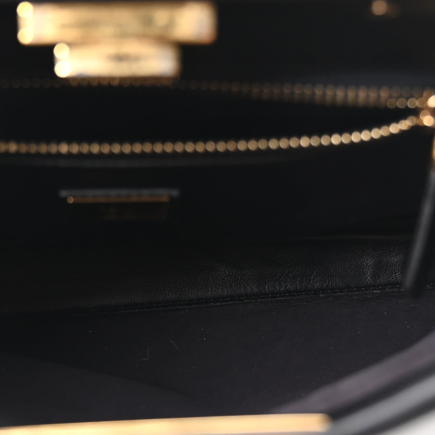 Vitello Seta Shiny Nappa Medium Peekaboo Iconic Satchel Black