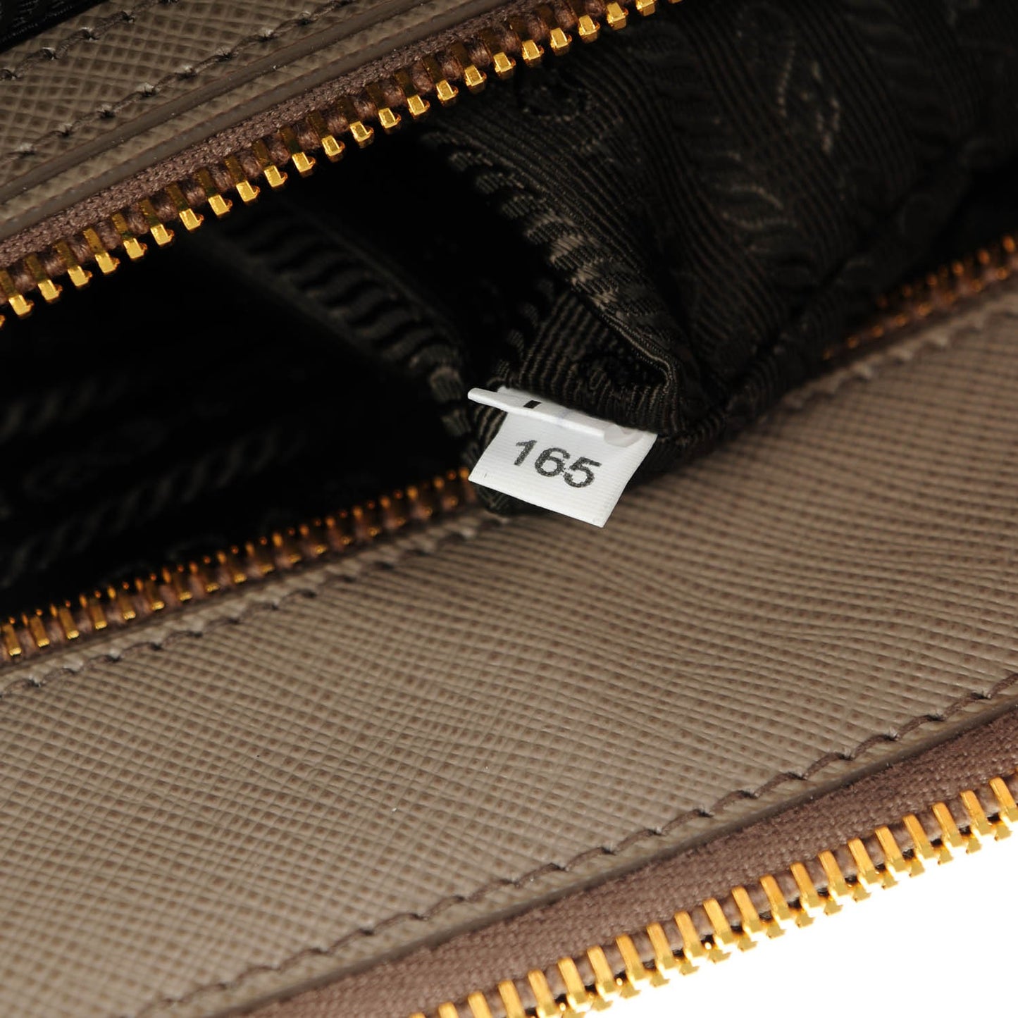 Saffiano Medium Galleria Double Zip Tote Argilla
