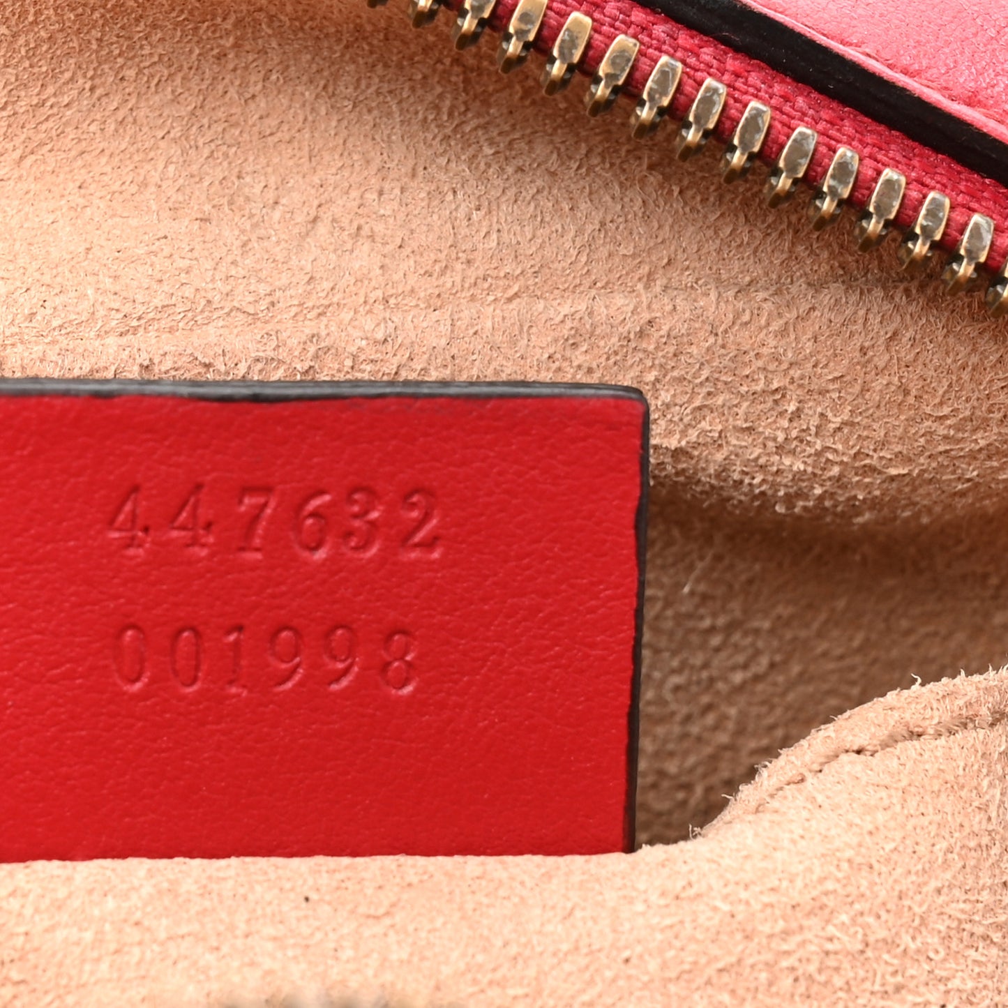 Calfskin Matelasse Small GG Marmont Chain Shoulder Bag Hibiscus Red