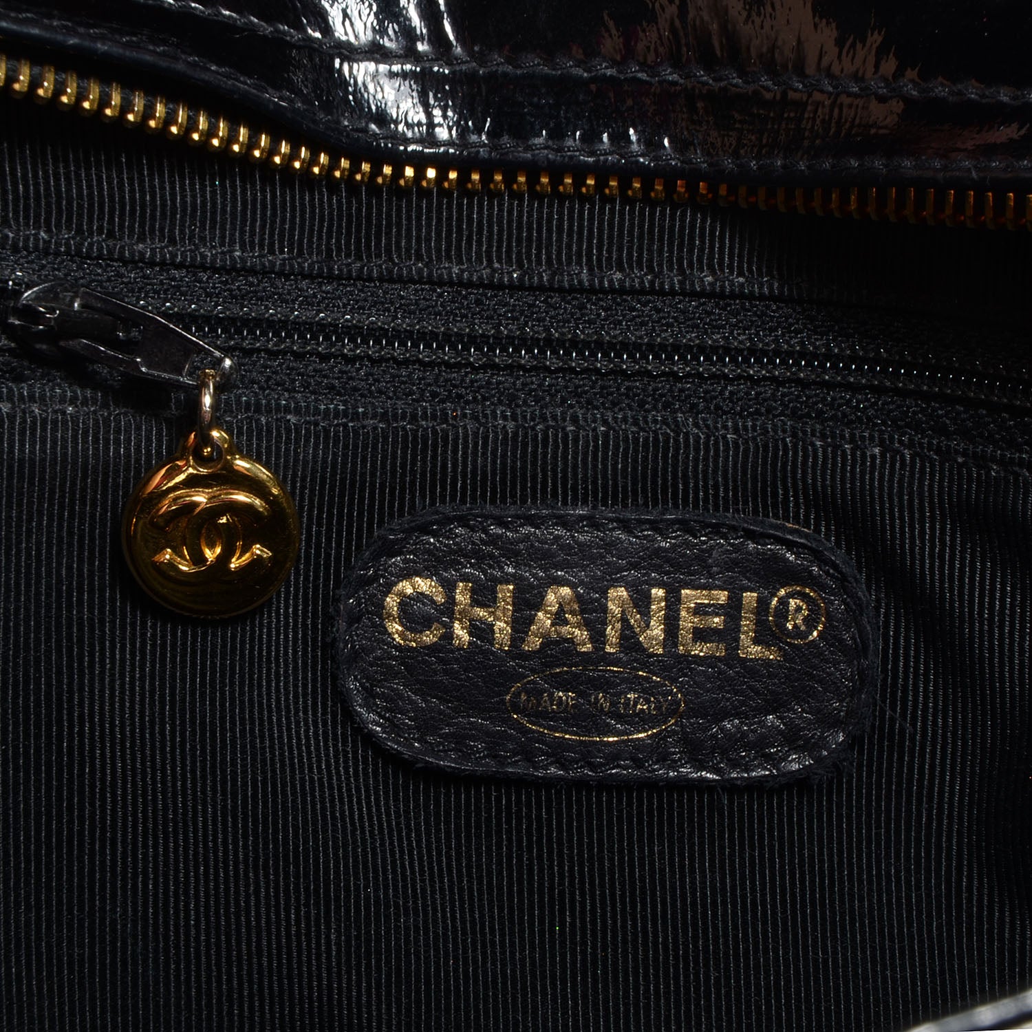 Chanel Patent CC Shoulder Bag Black 7 of 8
