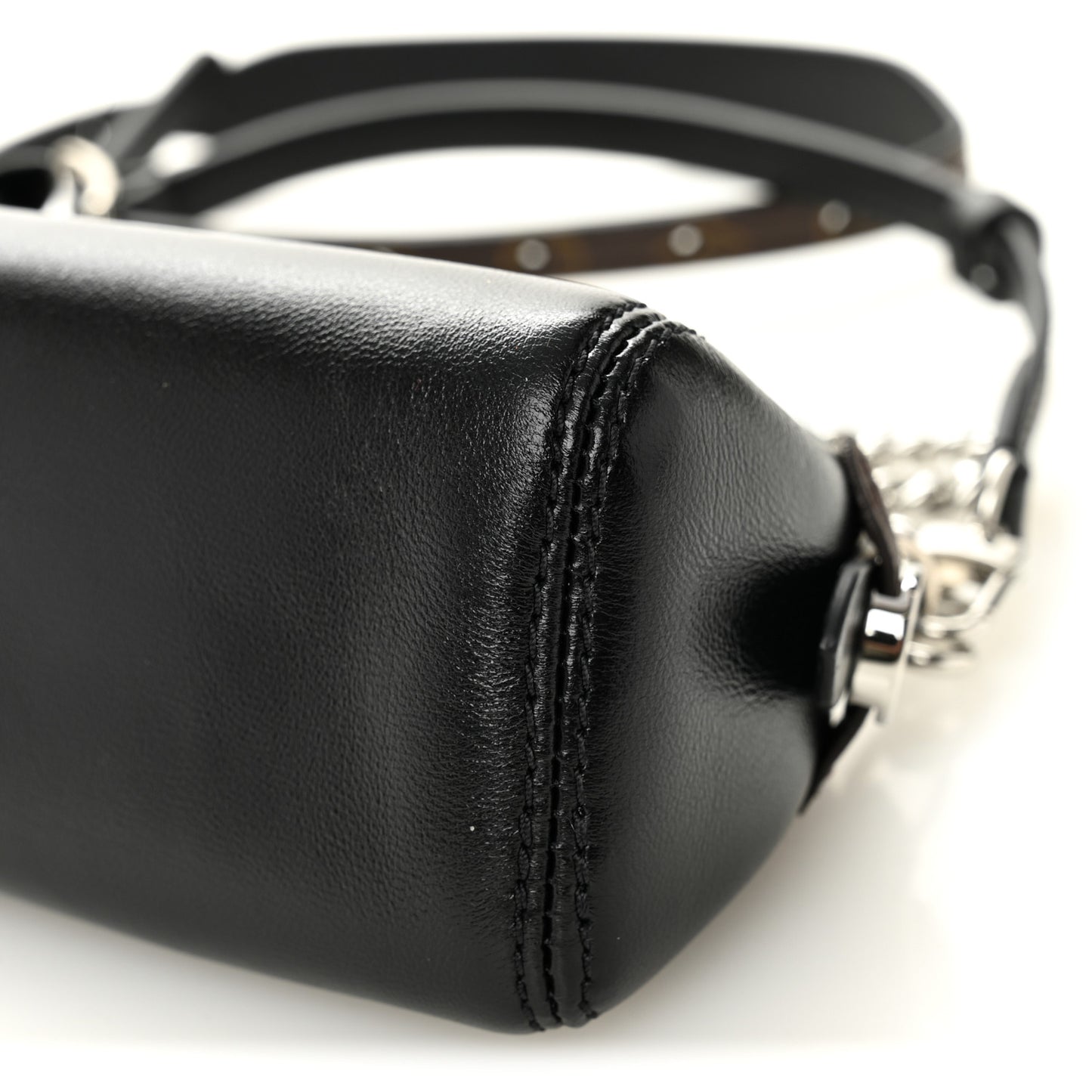 Lambskin Pochette Vibe Black