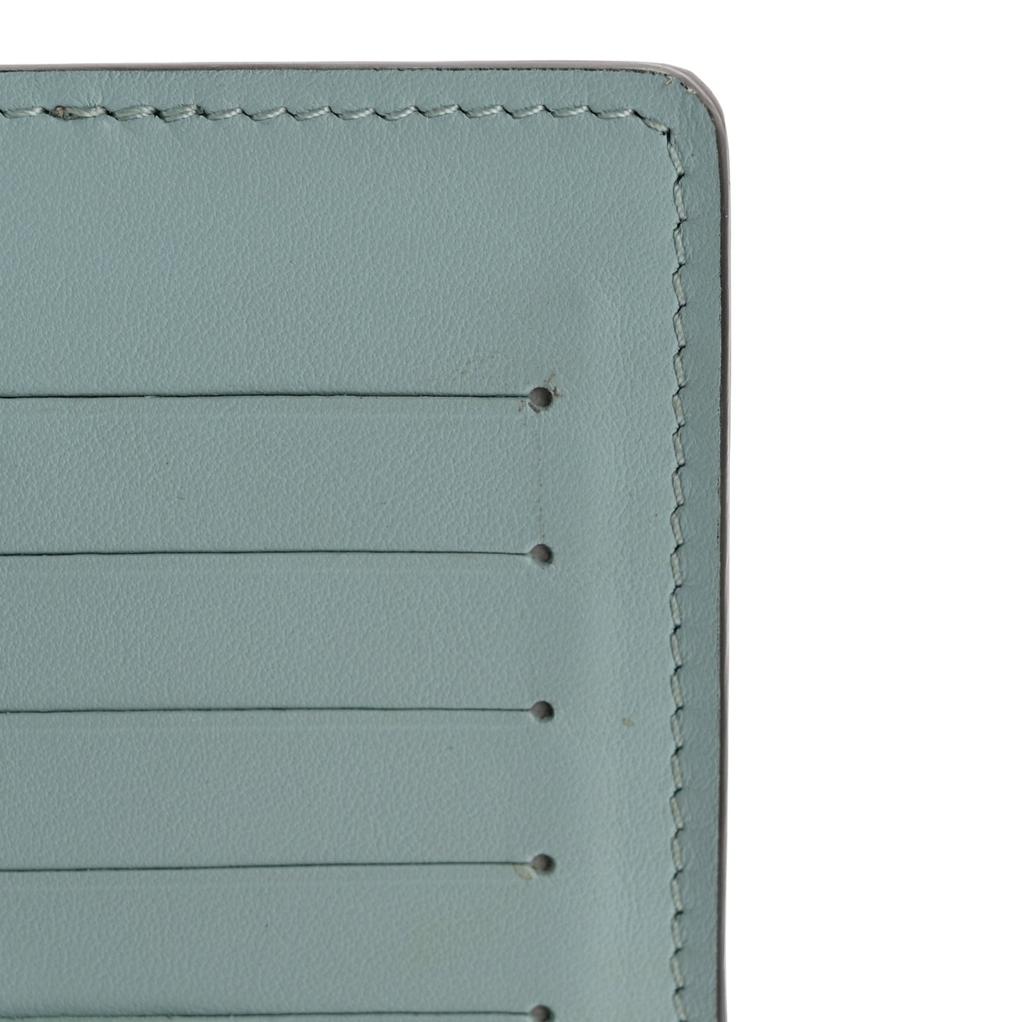 Taurillon LV Vertical Capucines Wallet Galet Aquamarine