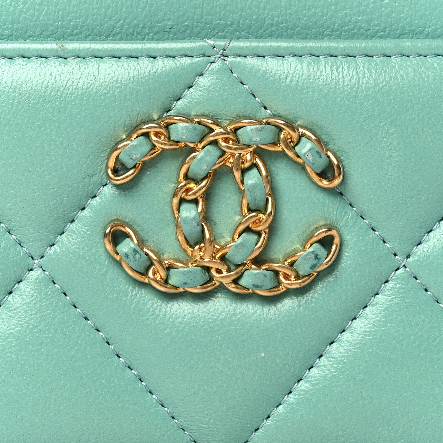 Chanel Lambskin Quilted Chanel 19 Card Holder Green 9 of 10