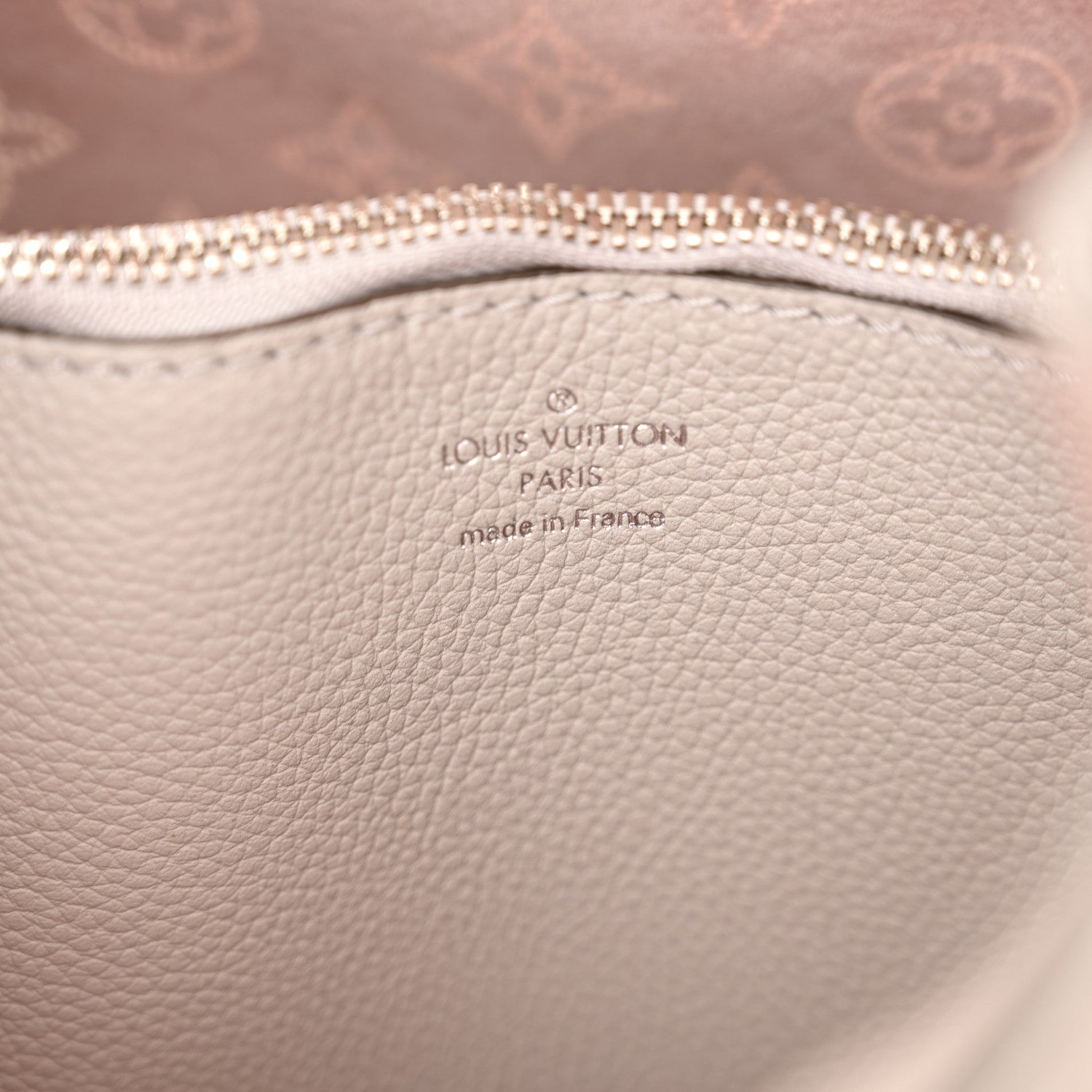 Louis Vuitton Mahina Muria Brume 6 of 10