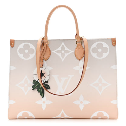 Louis Vuitton Monogram Giant By The Pool Onthego GM Brume 1 of 10