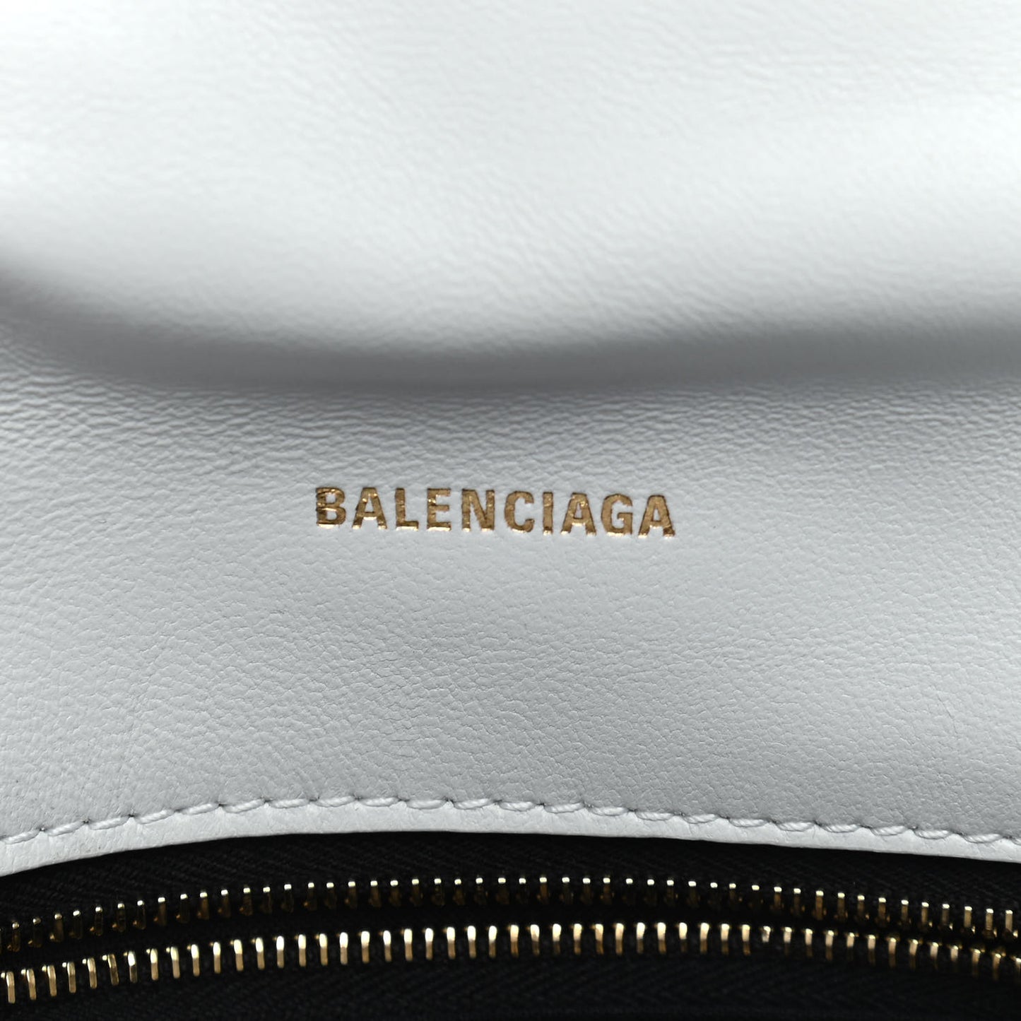 Nappa Calfskin Quilted Touch B Puffy Clutch White