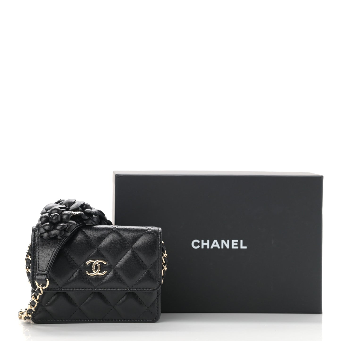 Lambskin Quilted Camellia Card Holder On Chain Black