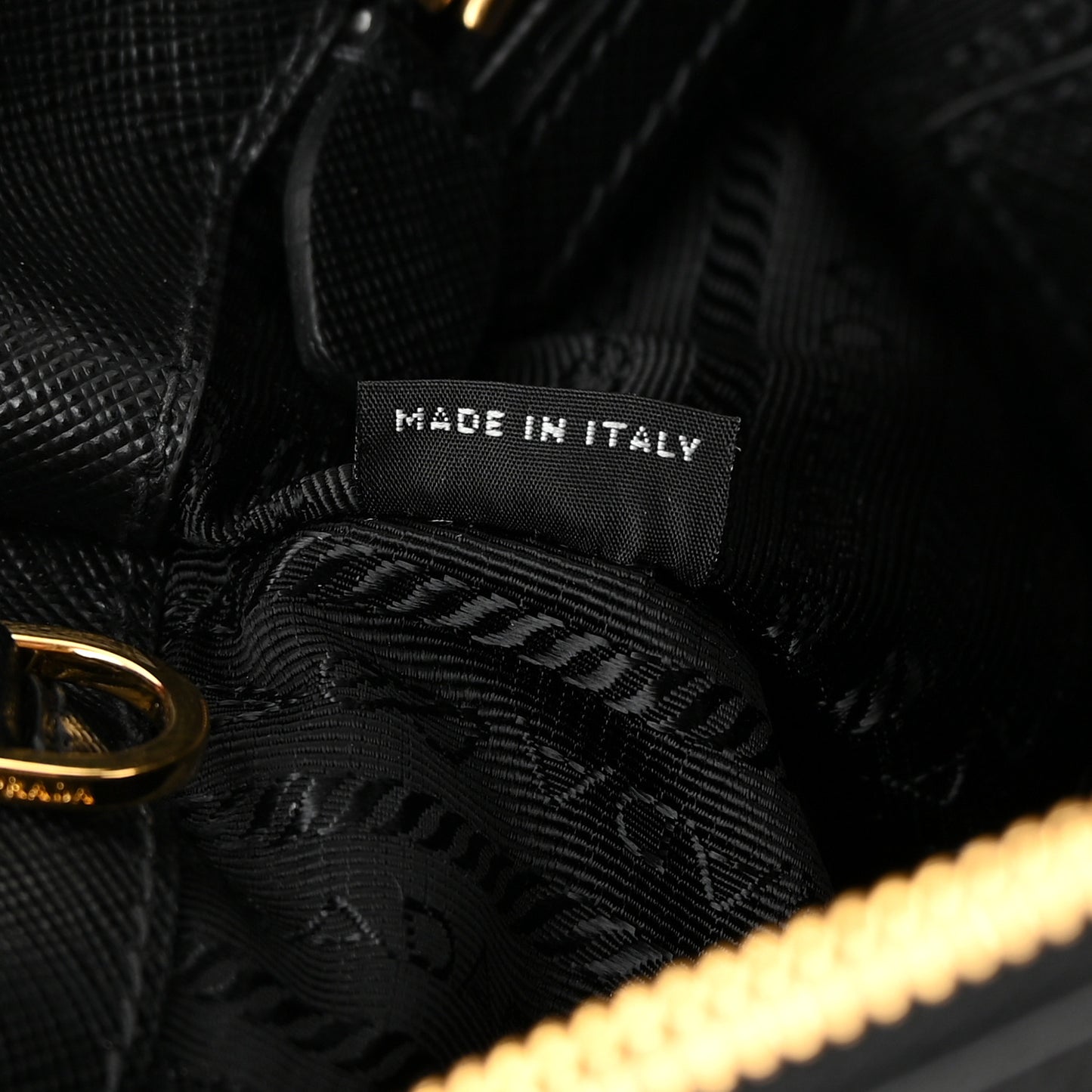 Saffiano Medium Galleria Double Zip Tote Black