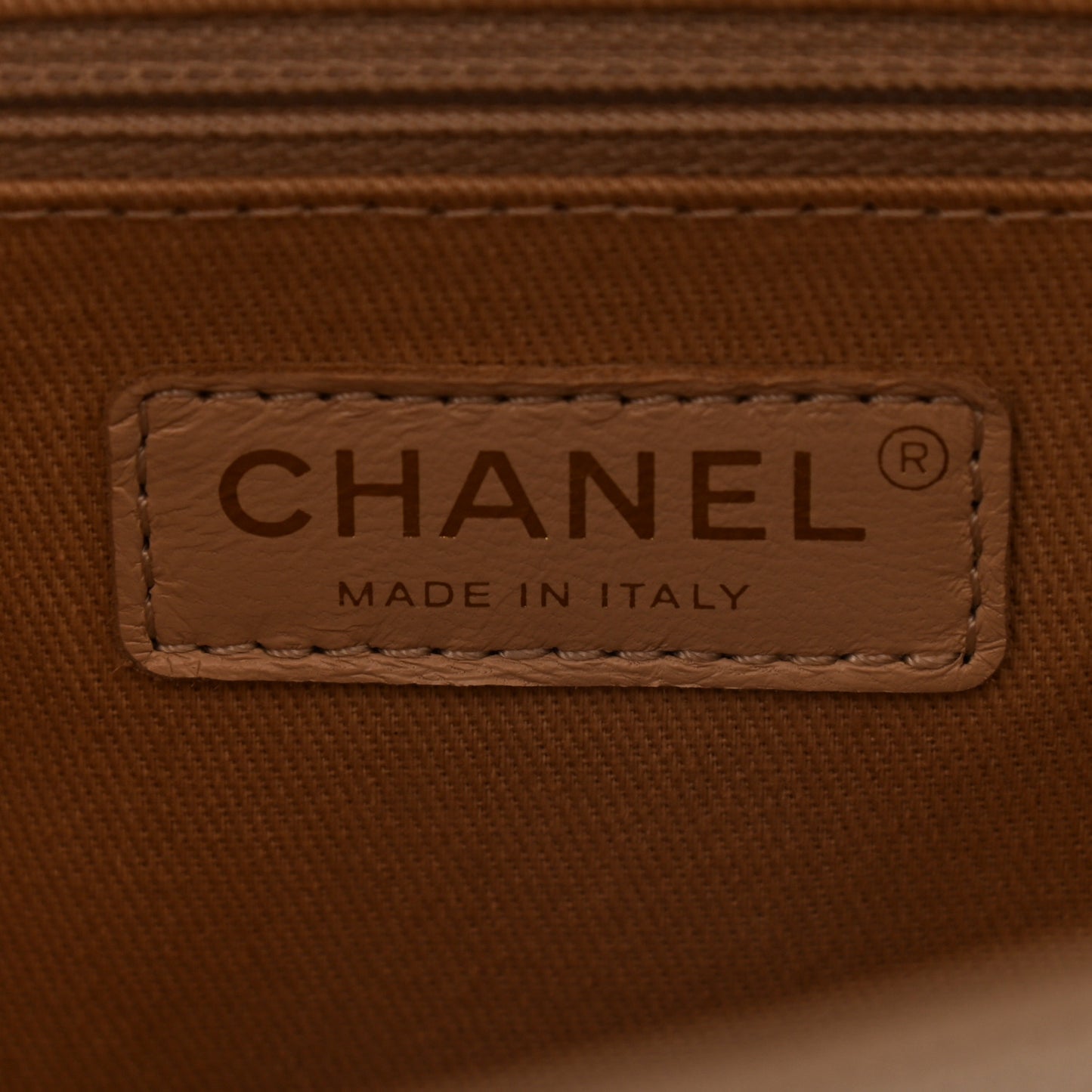 Caviar Quilted Medium Business Affinity Flap Beige