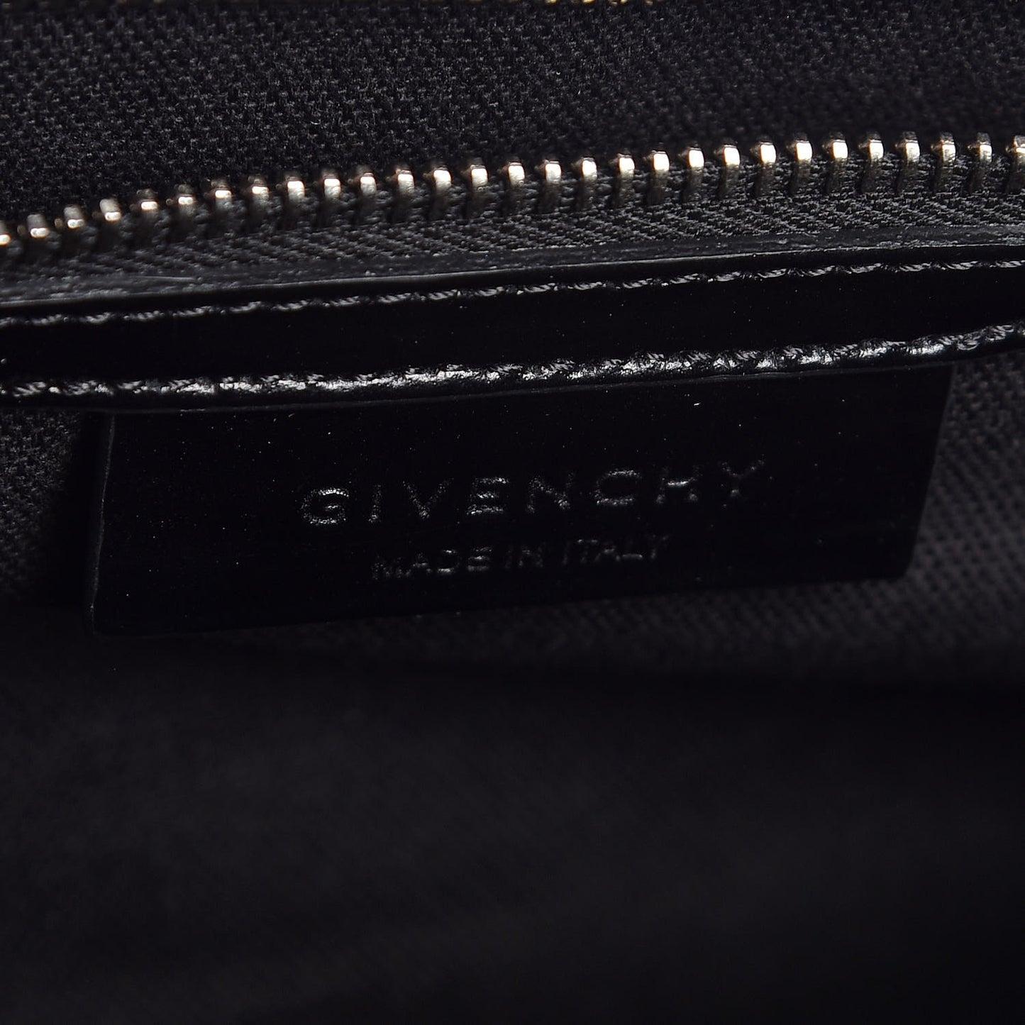 Shiny Lord Calfskin Medium Antigona Black