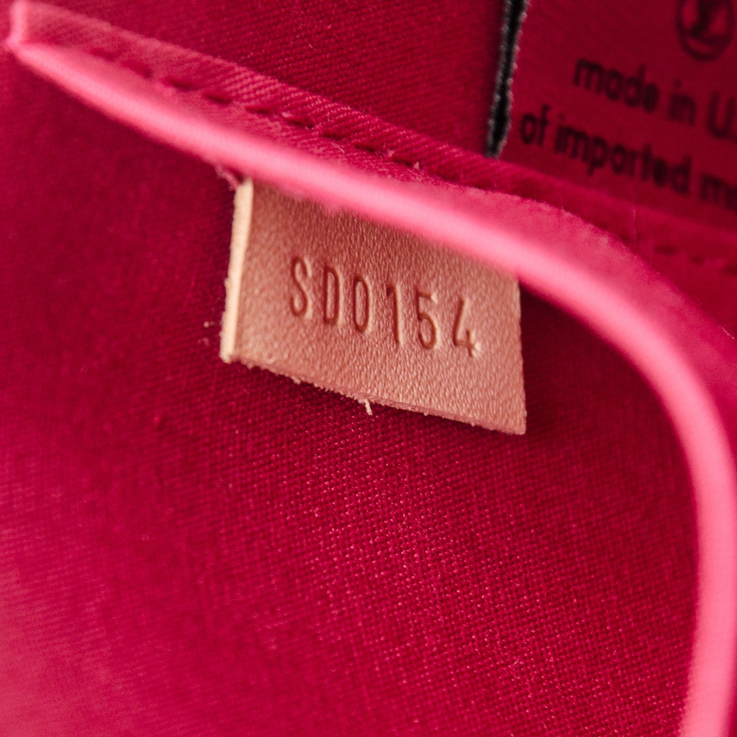 Louis Vuitton Vernis Alma MM Rose Indien 8 of 8