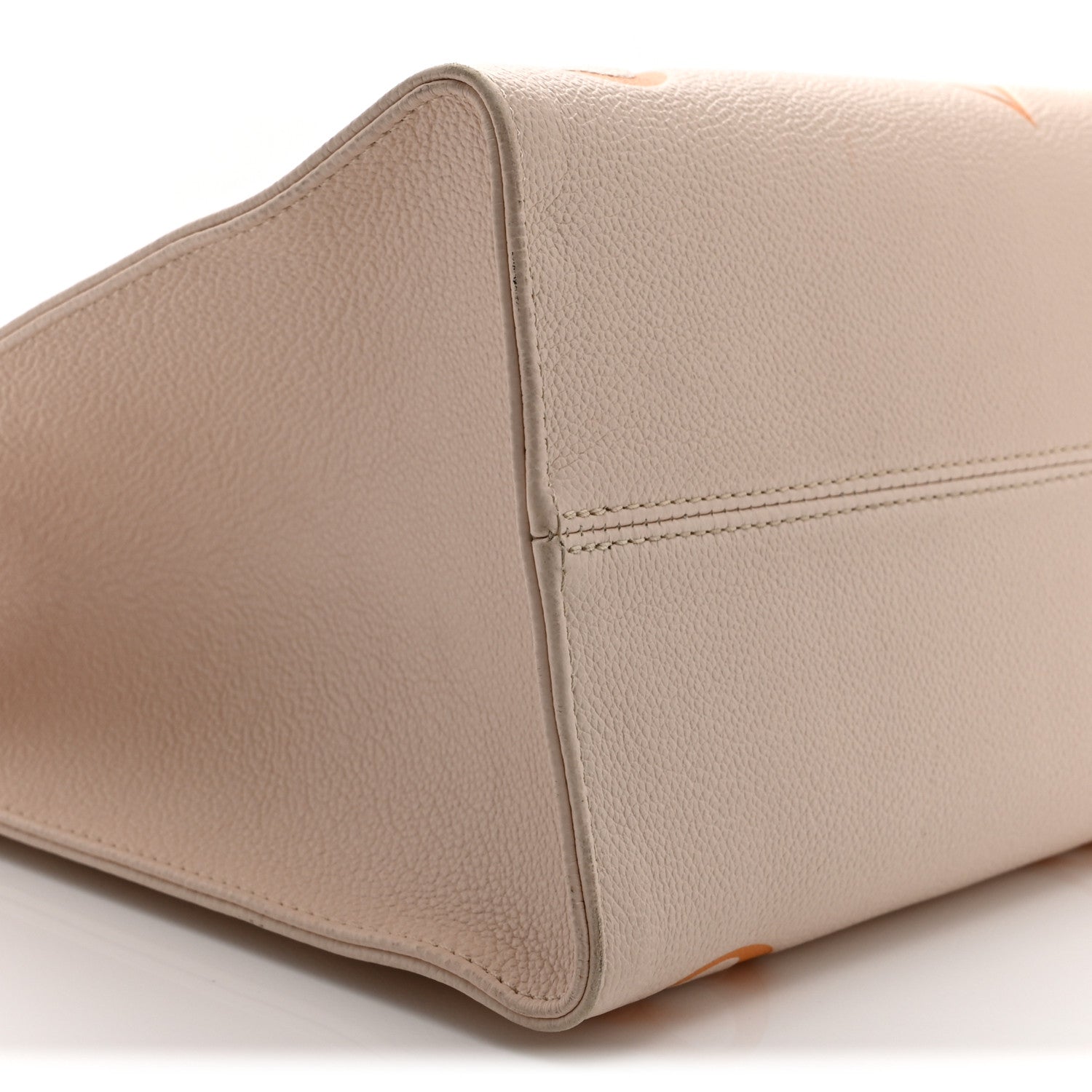 Louis Vuitton Empreinte Monogram Giant By The Pool Onthego MM Cream Saffron 8 of 9