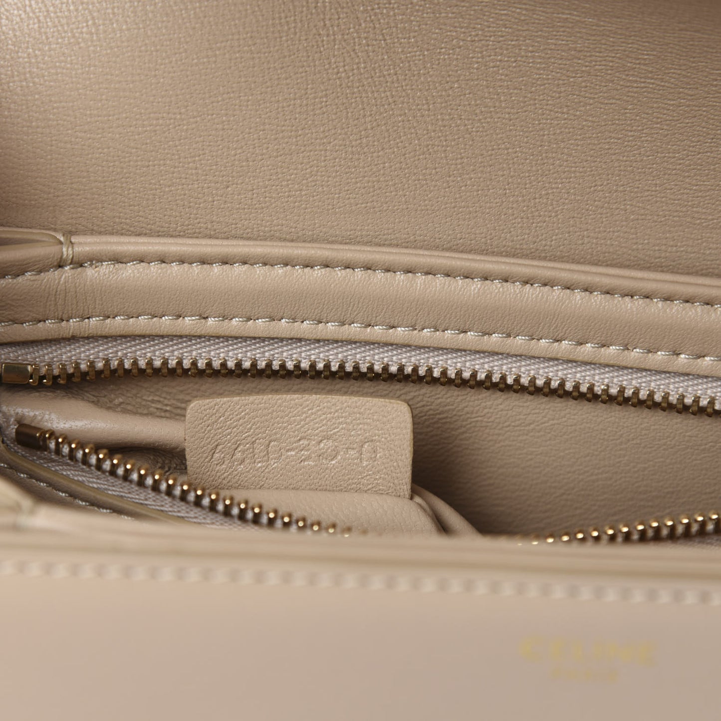 Shiny Calfskin Teen Triomphe Nude