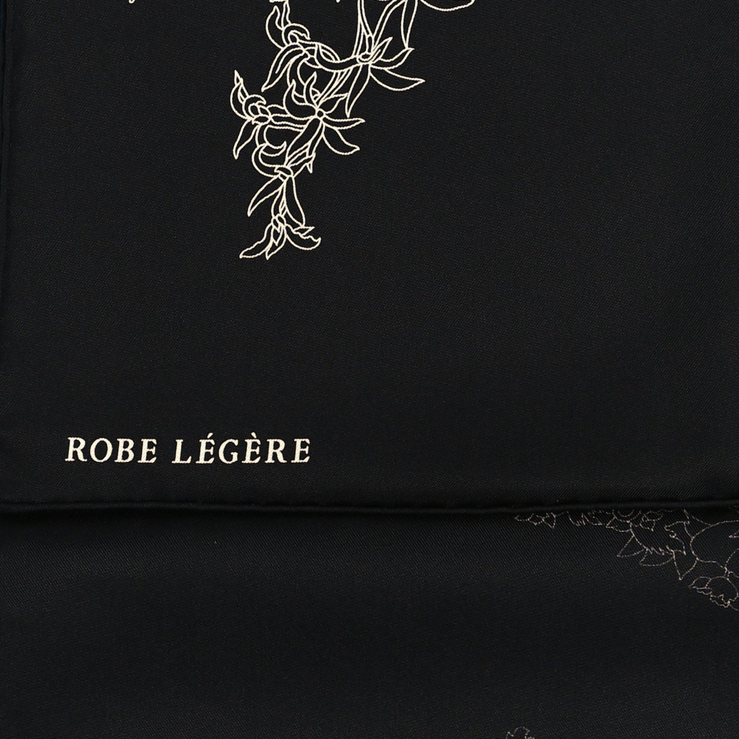 Silk Robe Legere Scarf 90 Black White