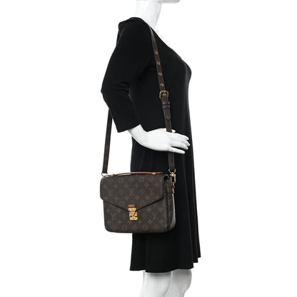 Louis Vuitton Monogram Pochette Metis 2 of 17