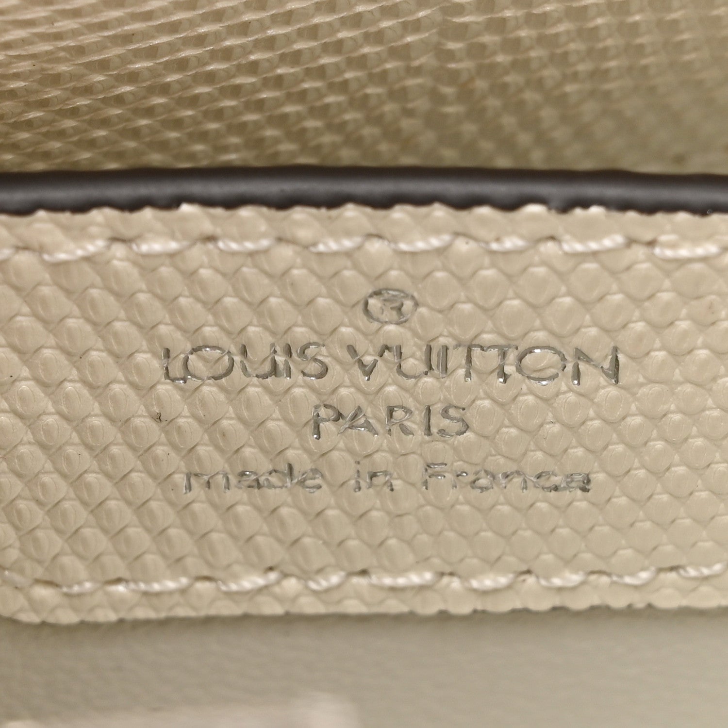 Louis Vuitton Taurillon Lizard Flower Chain Capucines Nano Ivory Sparkle 8 of 13