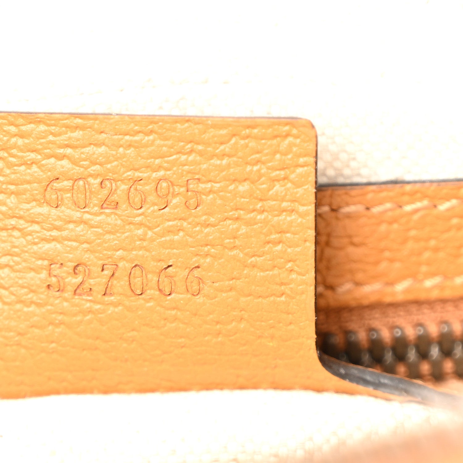 Gucci X DISNEY Mini Vintage GG Supreme Monogram Mickey Mouse Small Belt Bag 85 34 Beige Vintage Sun Oil 7 of 10