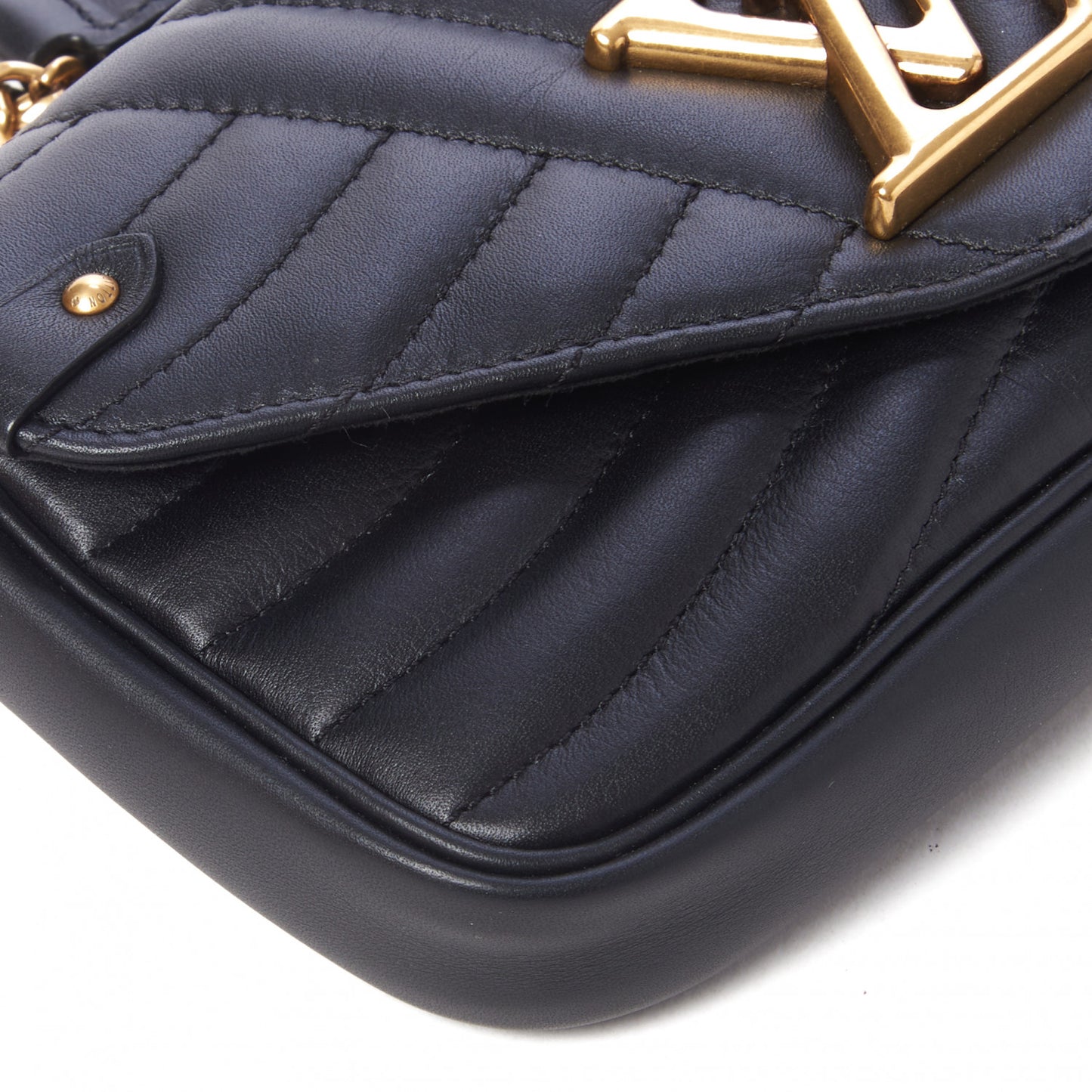 Calfskin New Wave Chain Pochette Black
