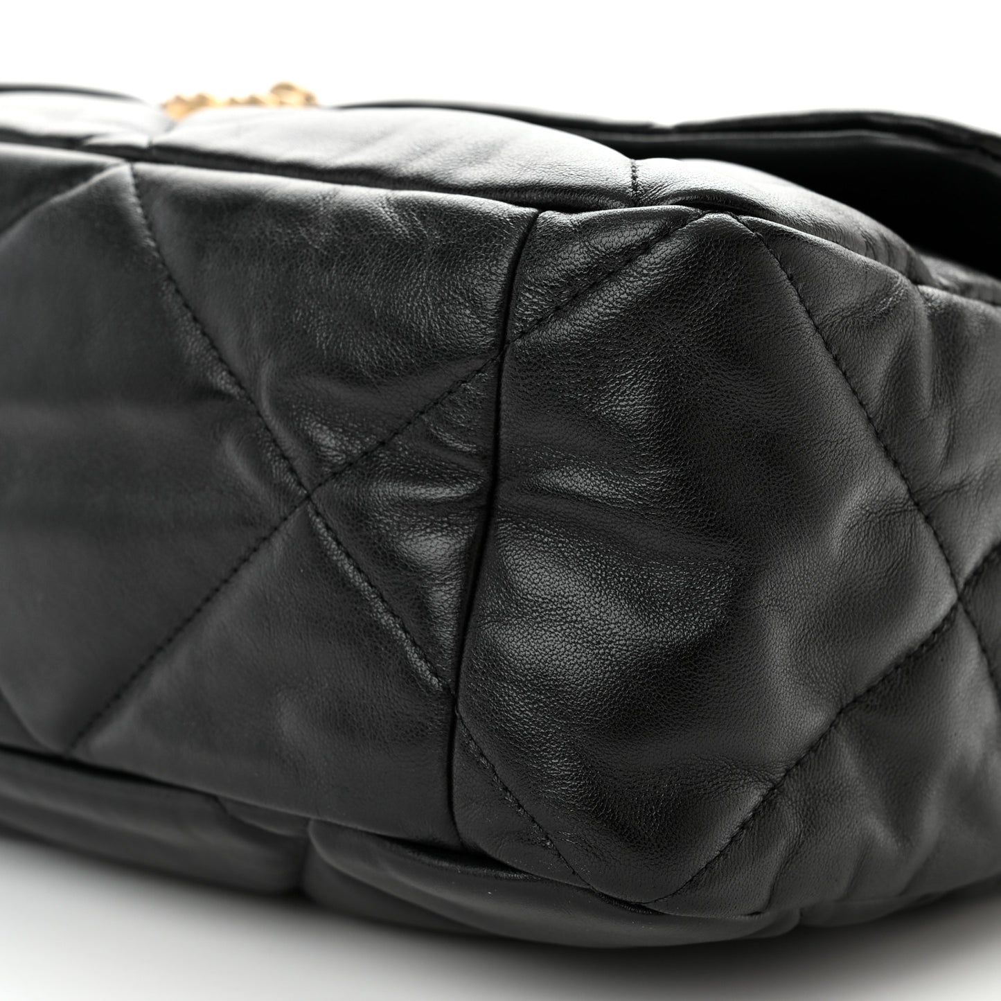 Lambskin Quilted Maxi Chanel 19 Flap Black