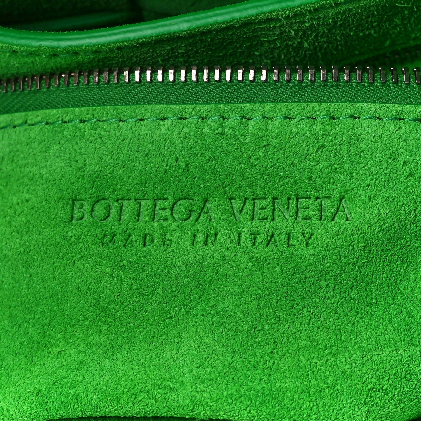 Grained Calfskin Maxi Intrecciato Cassette Crossbody Bag Pistachio