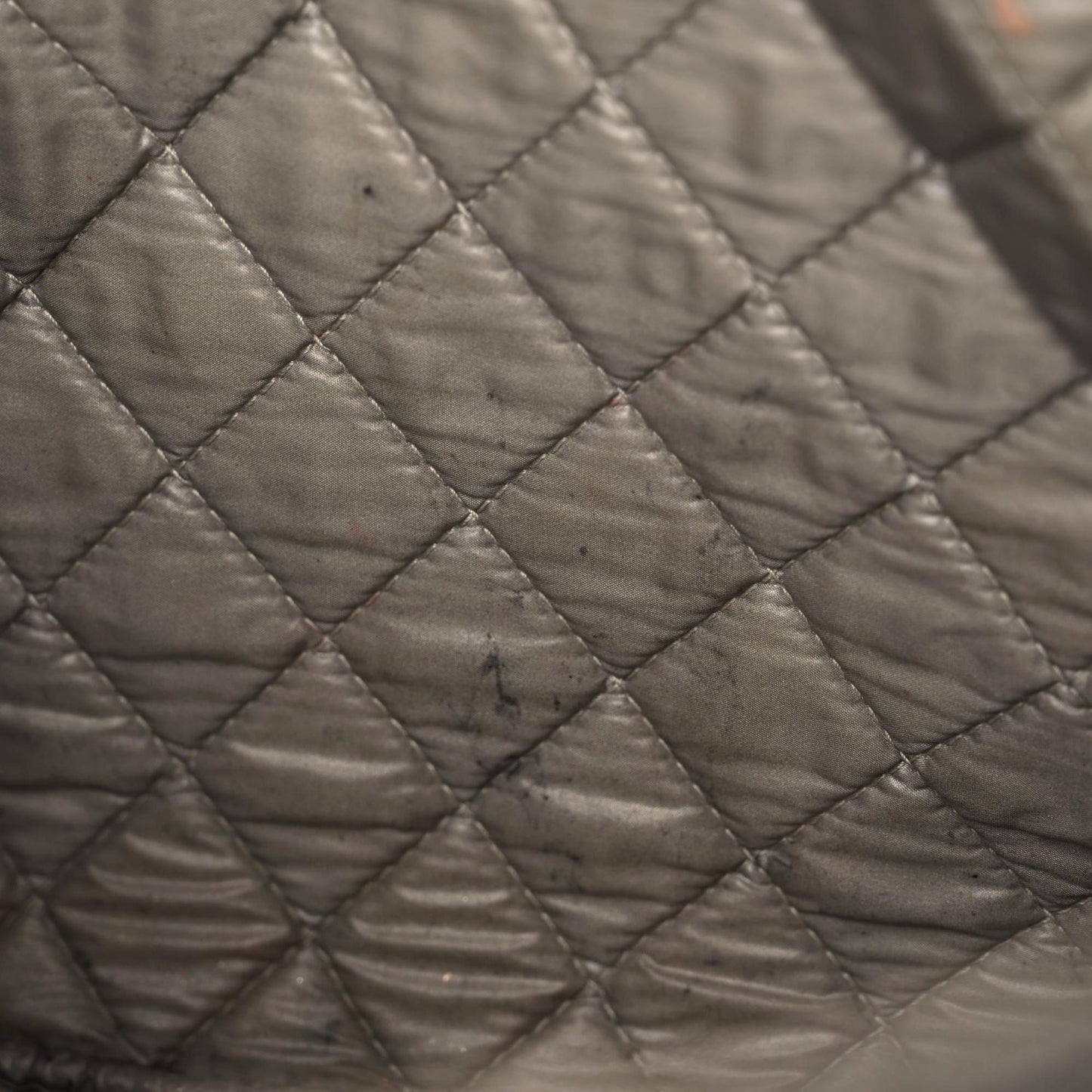Cracked Metallic Calfskin Quilted Large Boy Cosmetic Case Silver