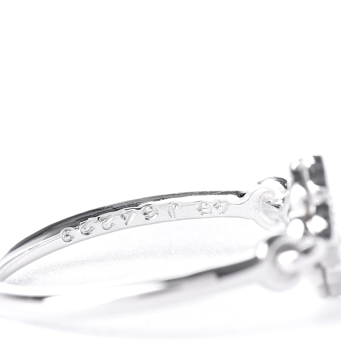 18K White Gold Diamond Hindu Floral Ring 46 3.75