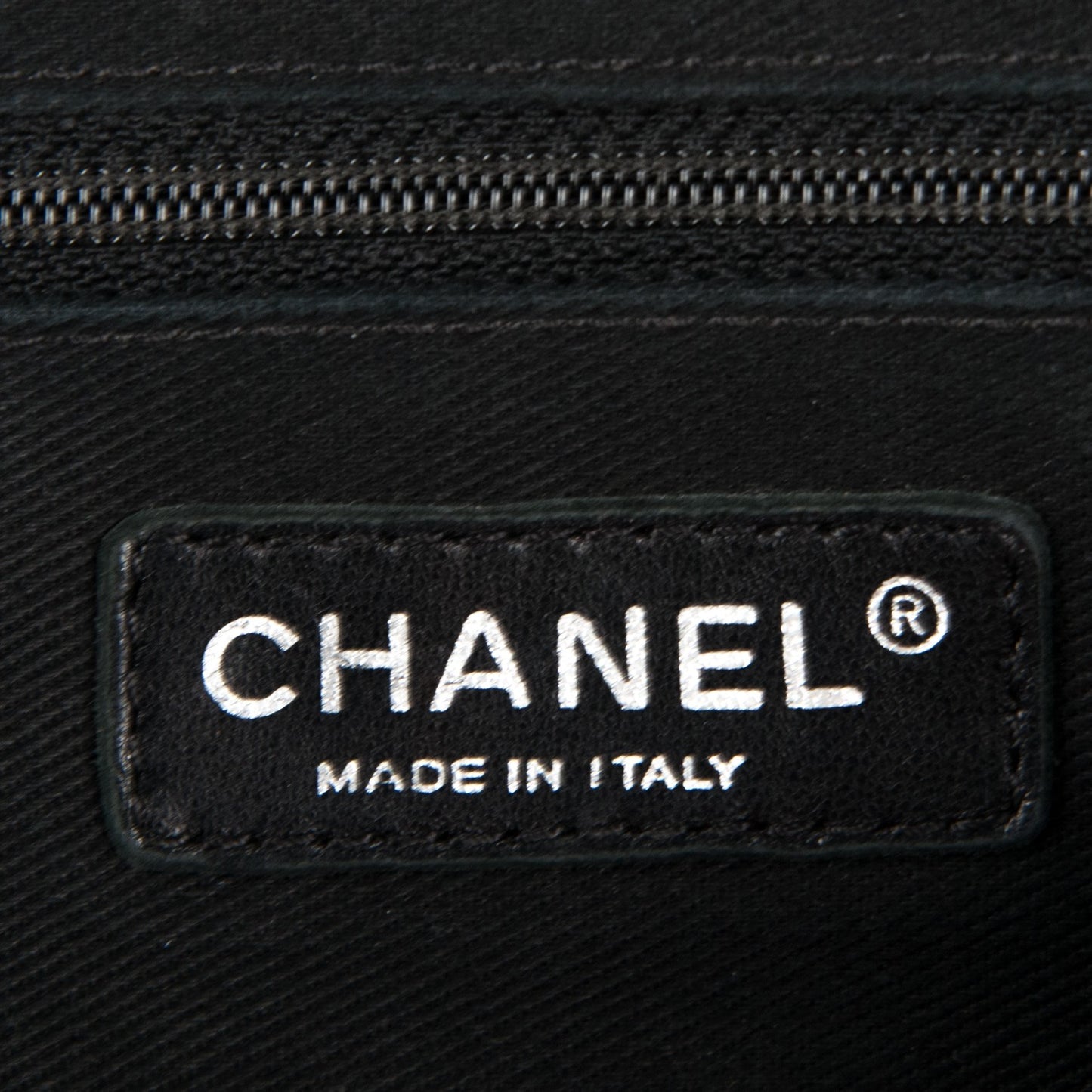 Iridescent Caviar Quilted Small Chic Flap Dark Silver