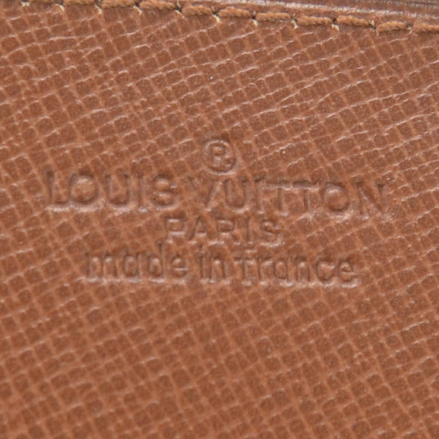 Louis Vuitton Monogram Credit Card Photo Holder 7 of 9