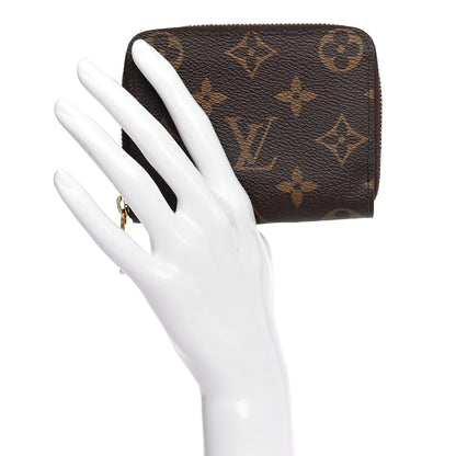 Louis Vuitton Monogram Key Pouch 9 of 16